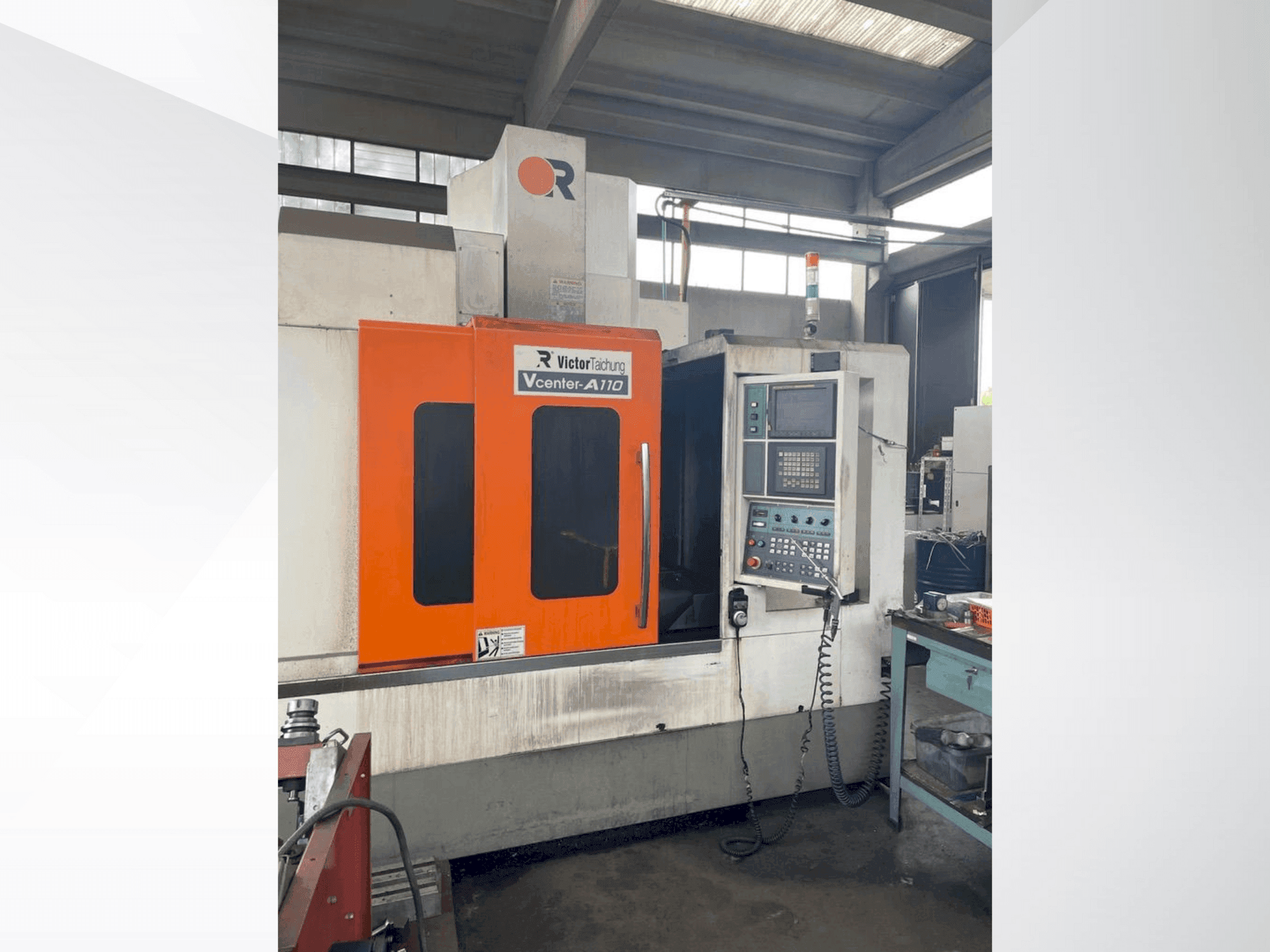 Vooraanzicht van Victor Vcenter A-110 machine