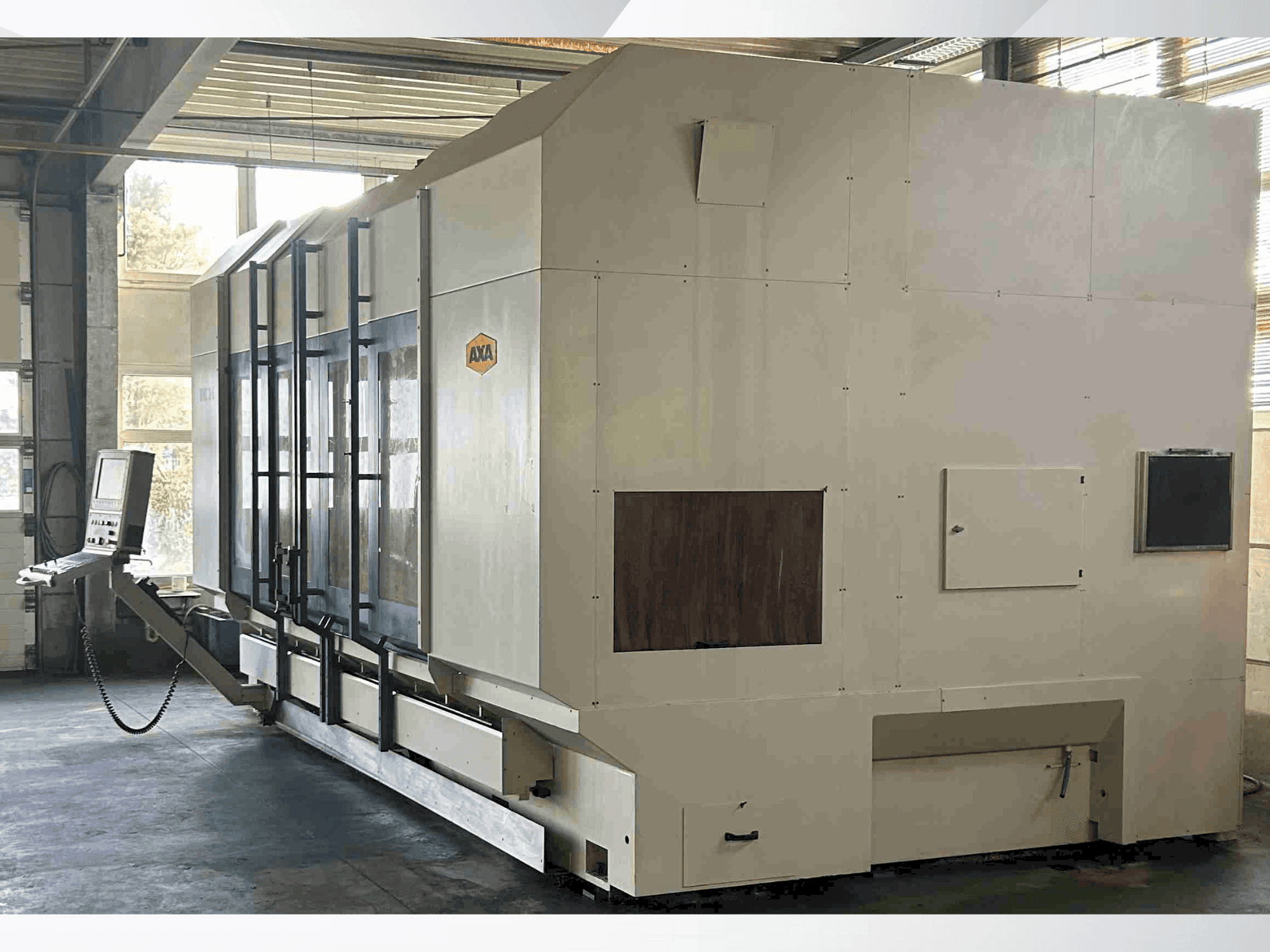 Vooraanzicht van AXA VHC 3-3000 S machine