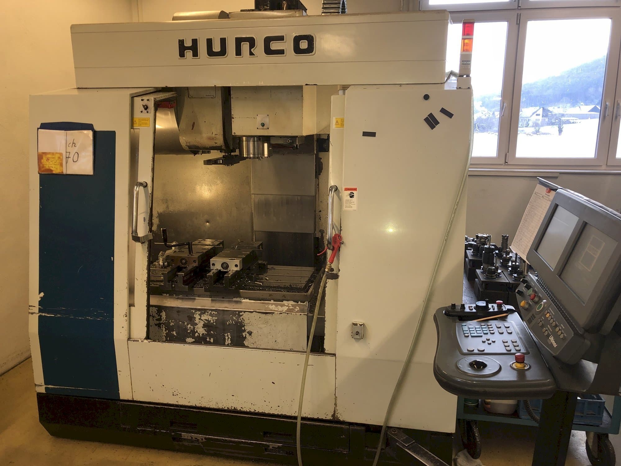 Vooraanzicht van Hurco BMC 30M machine