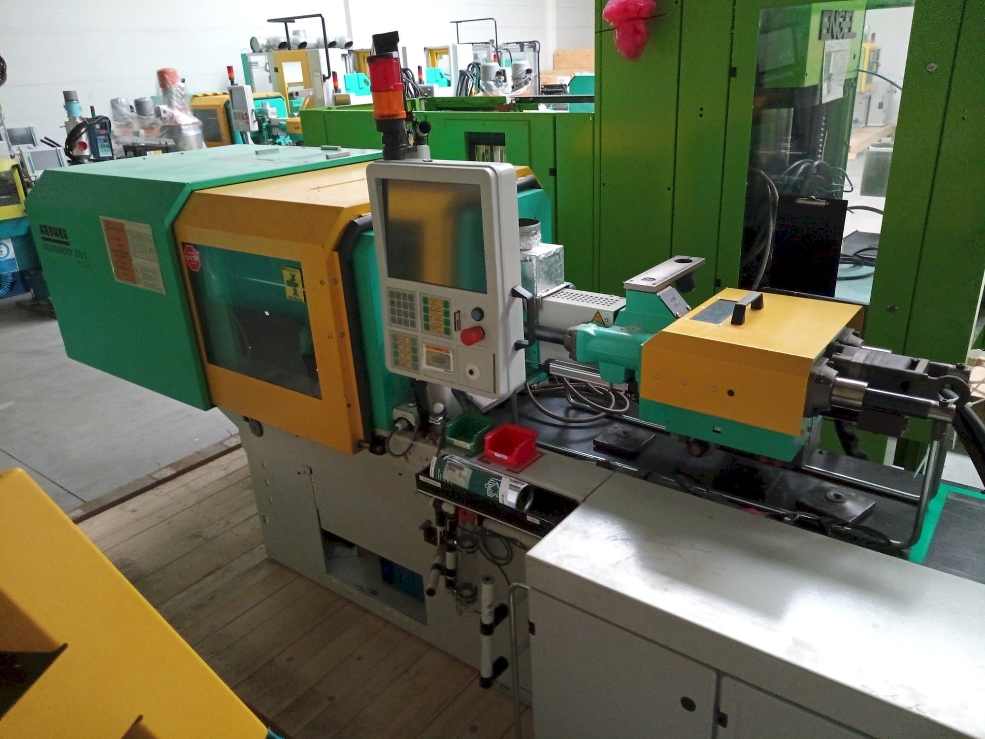 Vooraanzicht van Arburg Allrounder 270S 350 - 70U machine