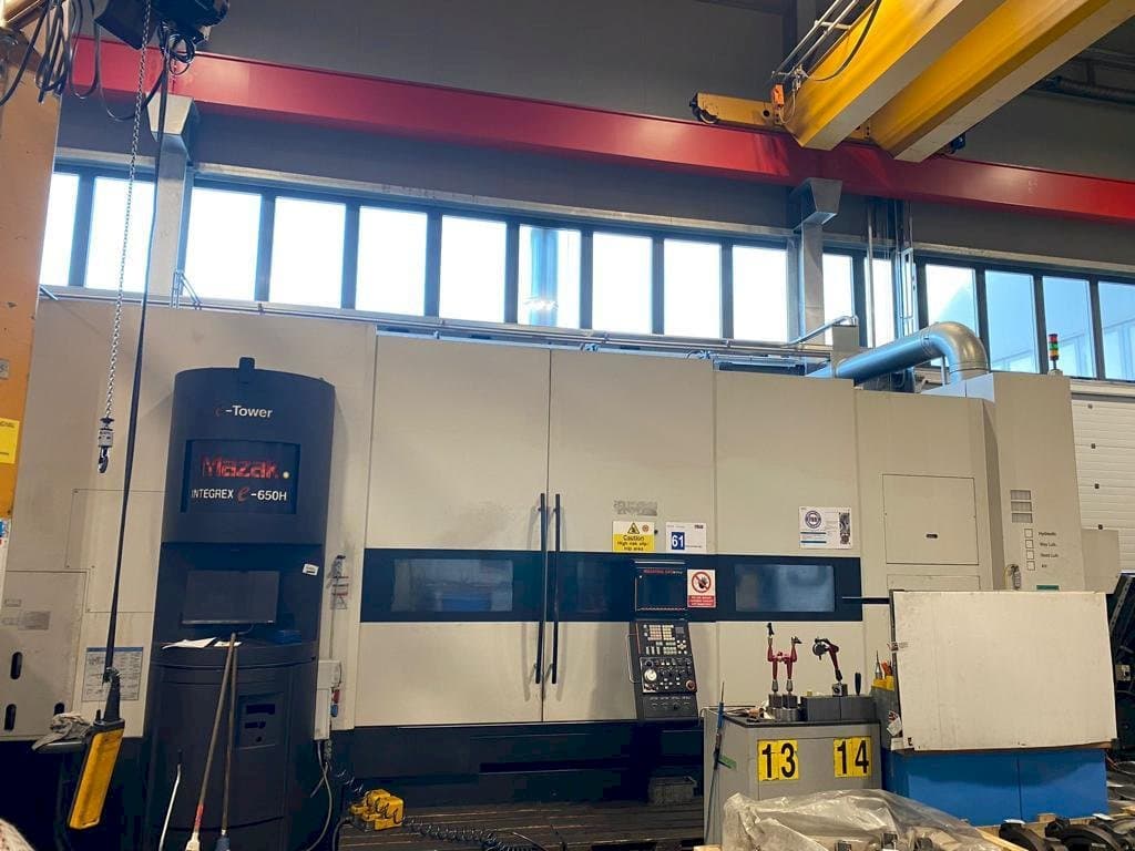 Vooraanzicht van Mazak Integrex E650H x 3000mm machine
