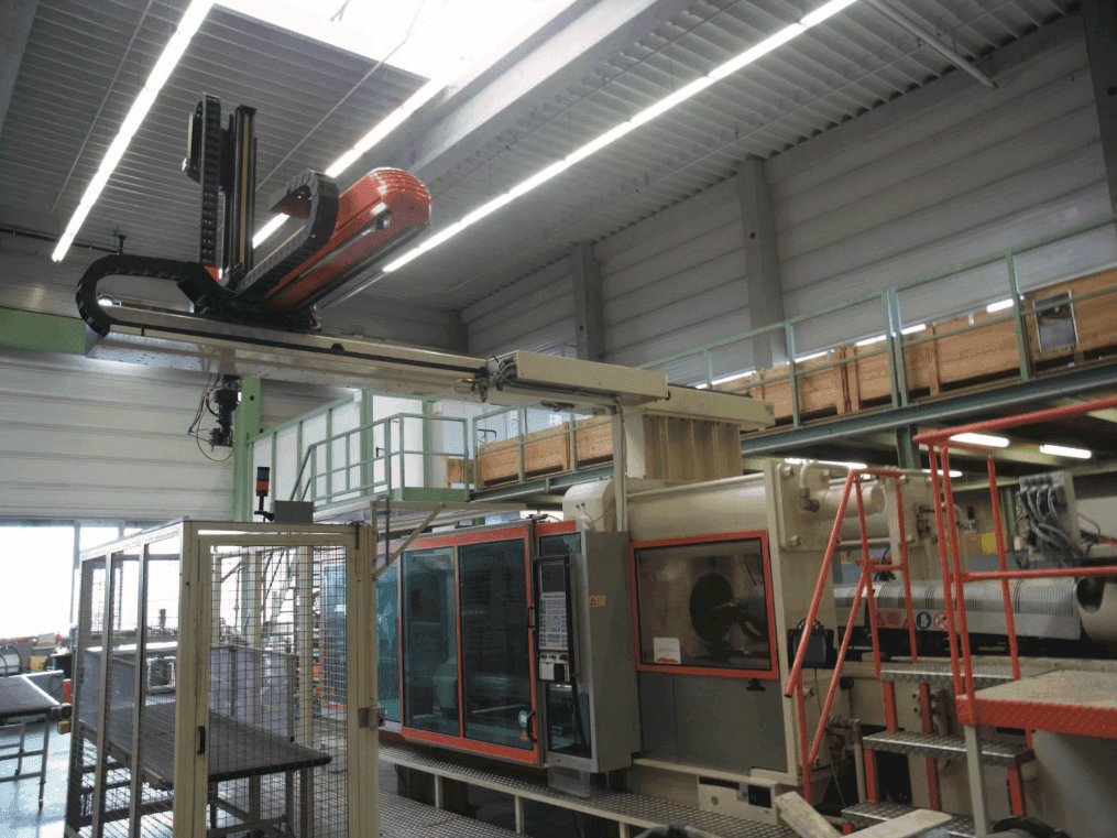 Vooraanzicht van Krauss Maffei 650-6100 CM machine