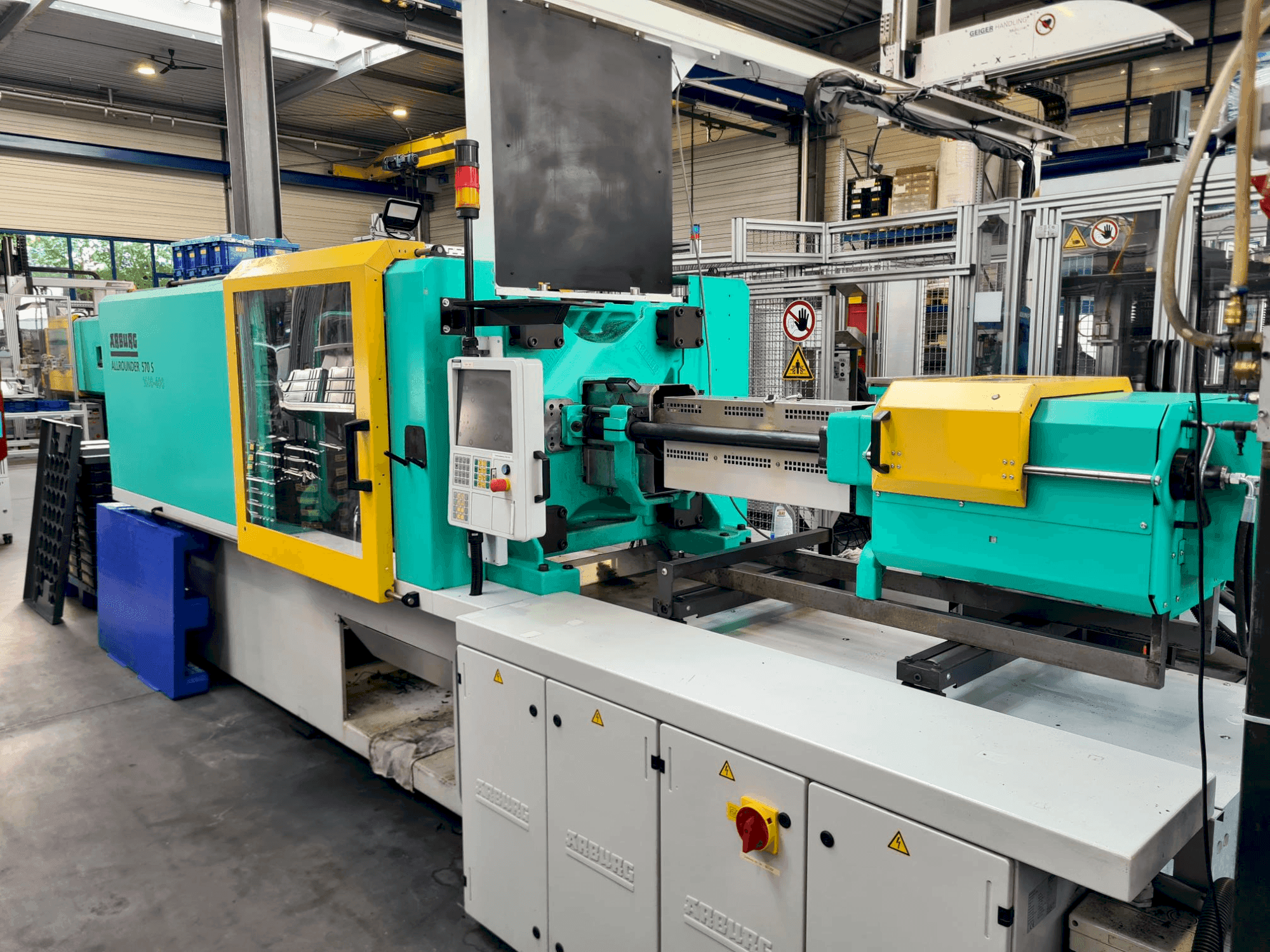 Vooraanzicht van Arburg Allrounder 570S 1600-400 machine