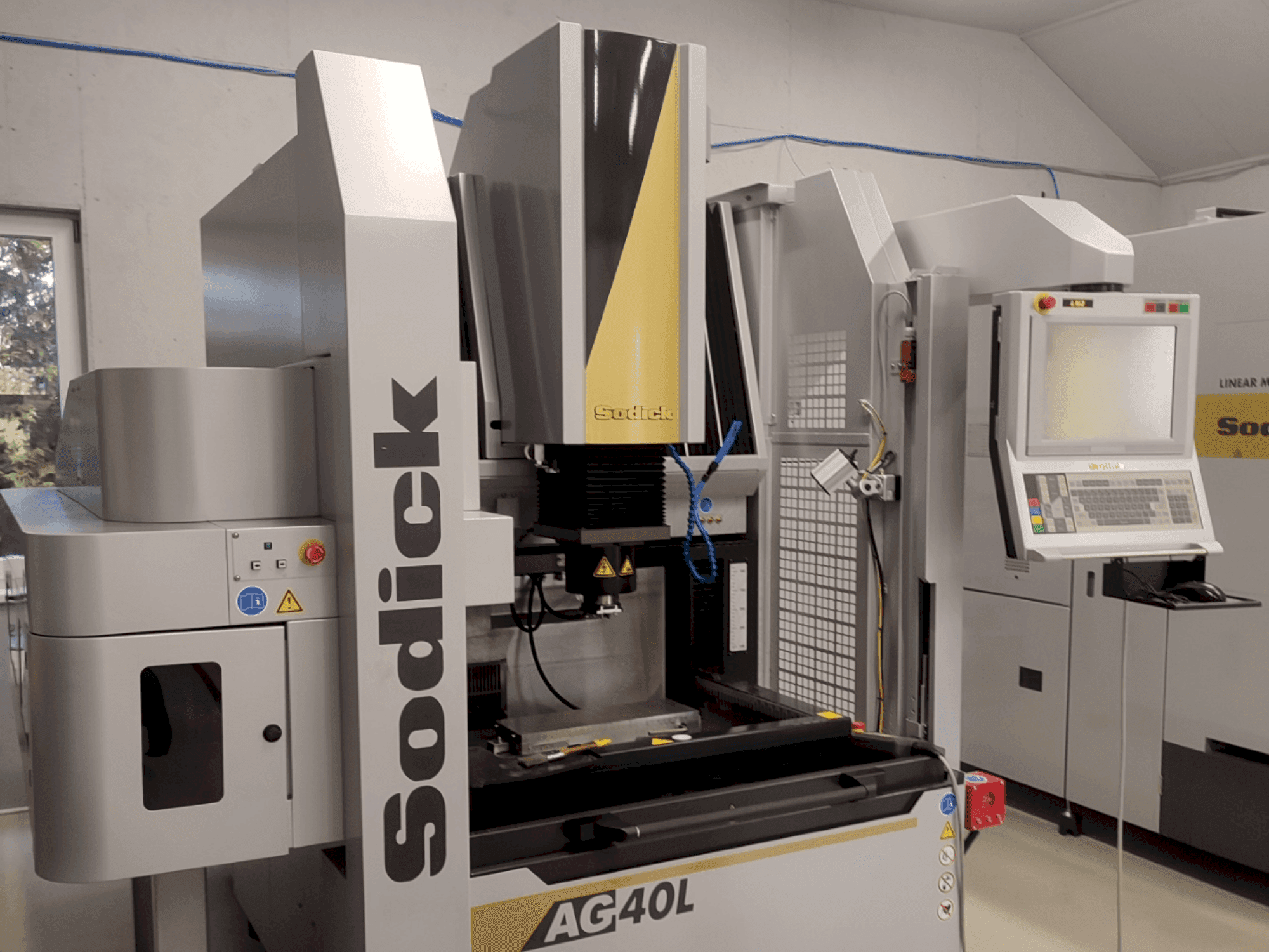 Vooraanzicht van Sodick AG40L machine