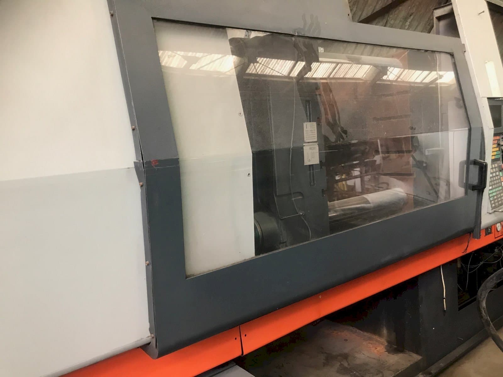 Vooraanzicht van SANDRETTO Otto 2054/380 machine