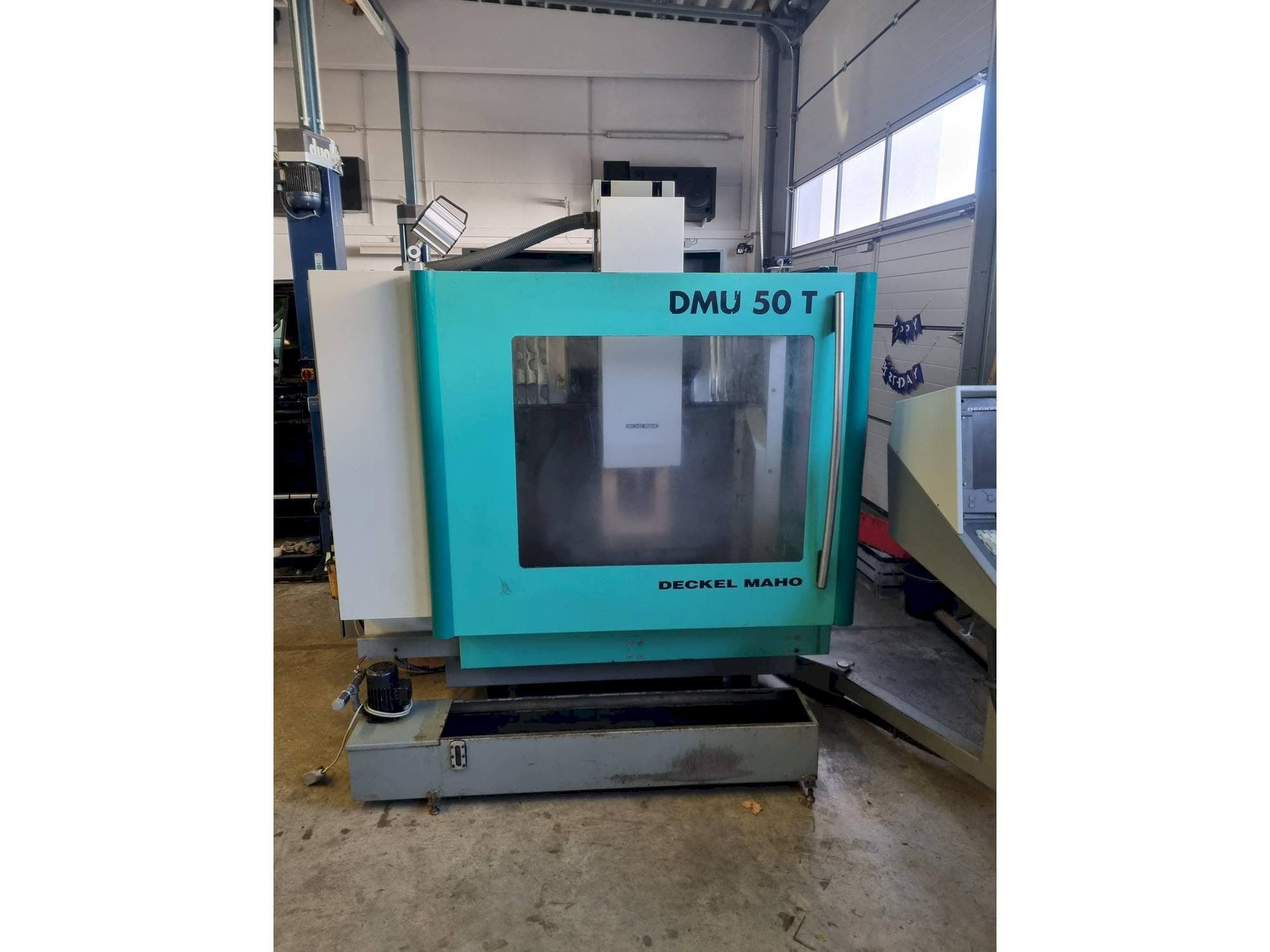 Vooraanzicht van DECKEL MAHO DMU 50 T machine