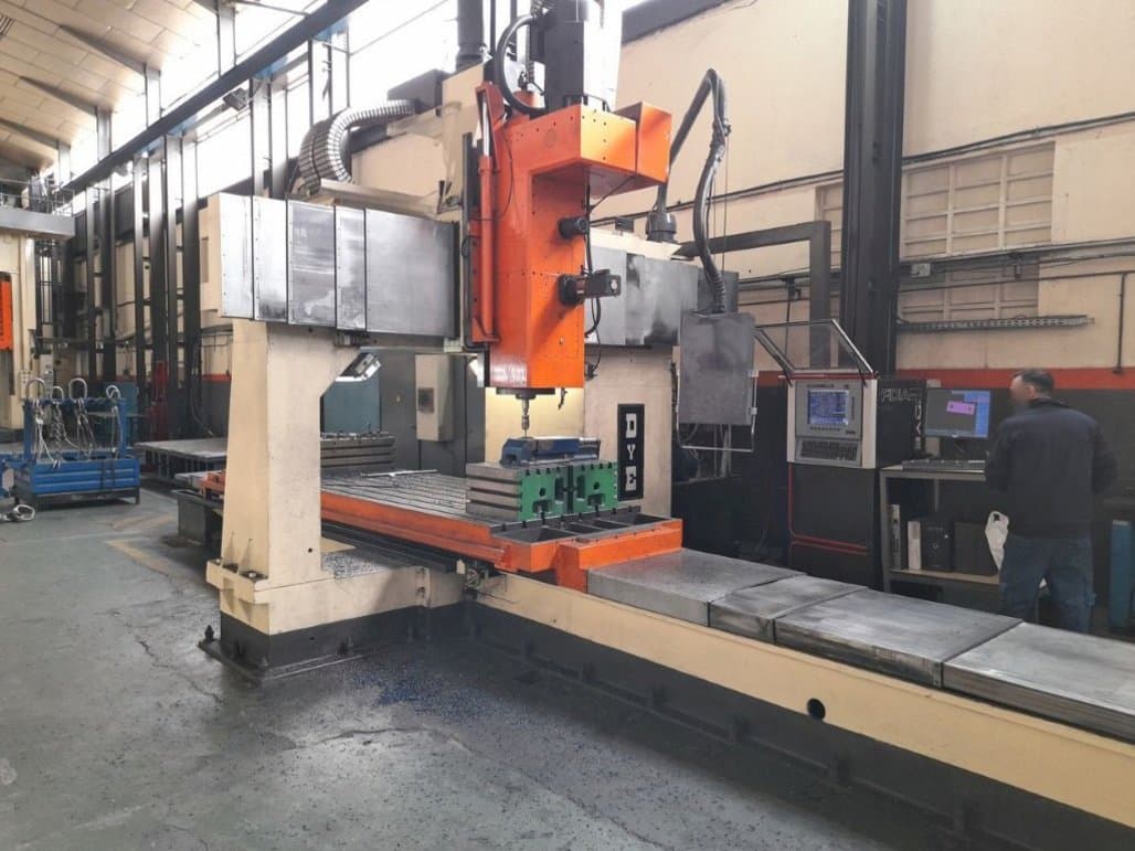Vooraanzicht van DYE FBF-C-N/C machine