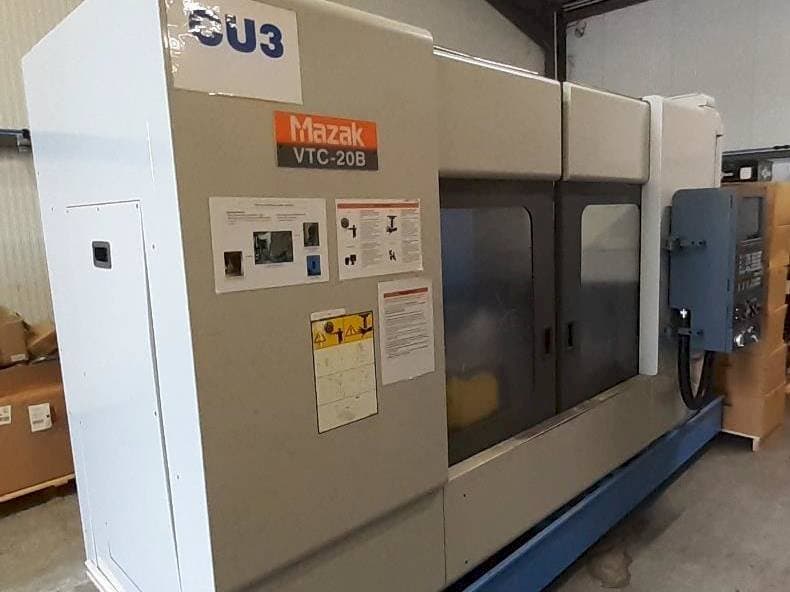 Vooraanzicht van Mazak VTC 20B machine