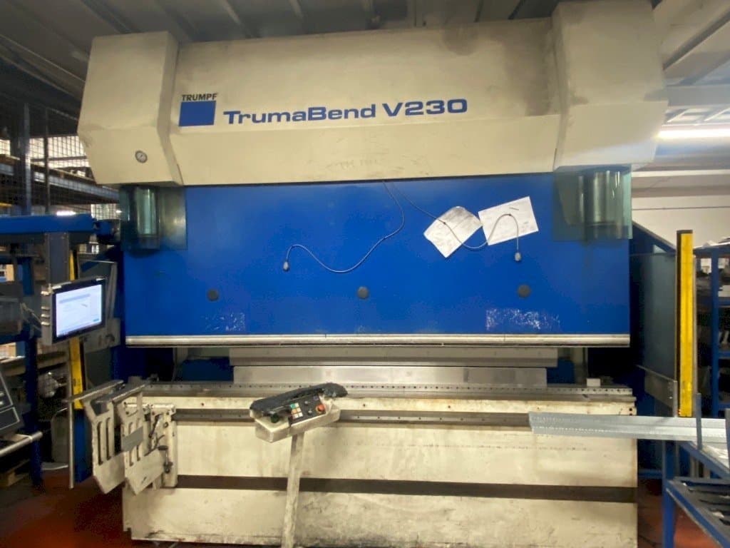 Vooraanzicht van Trumpf TrumaBend V230 machine