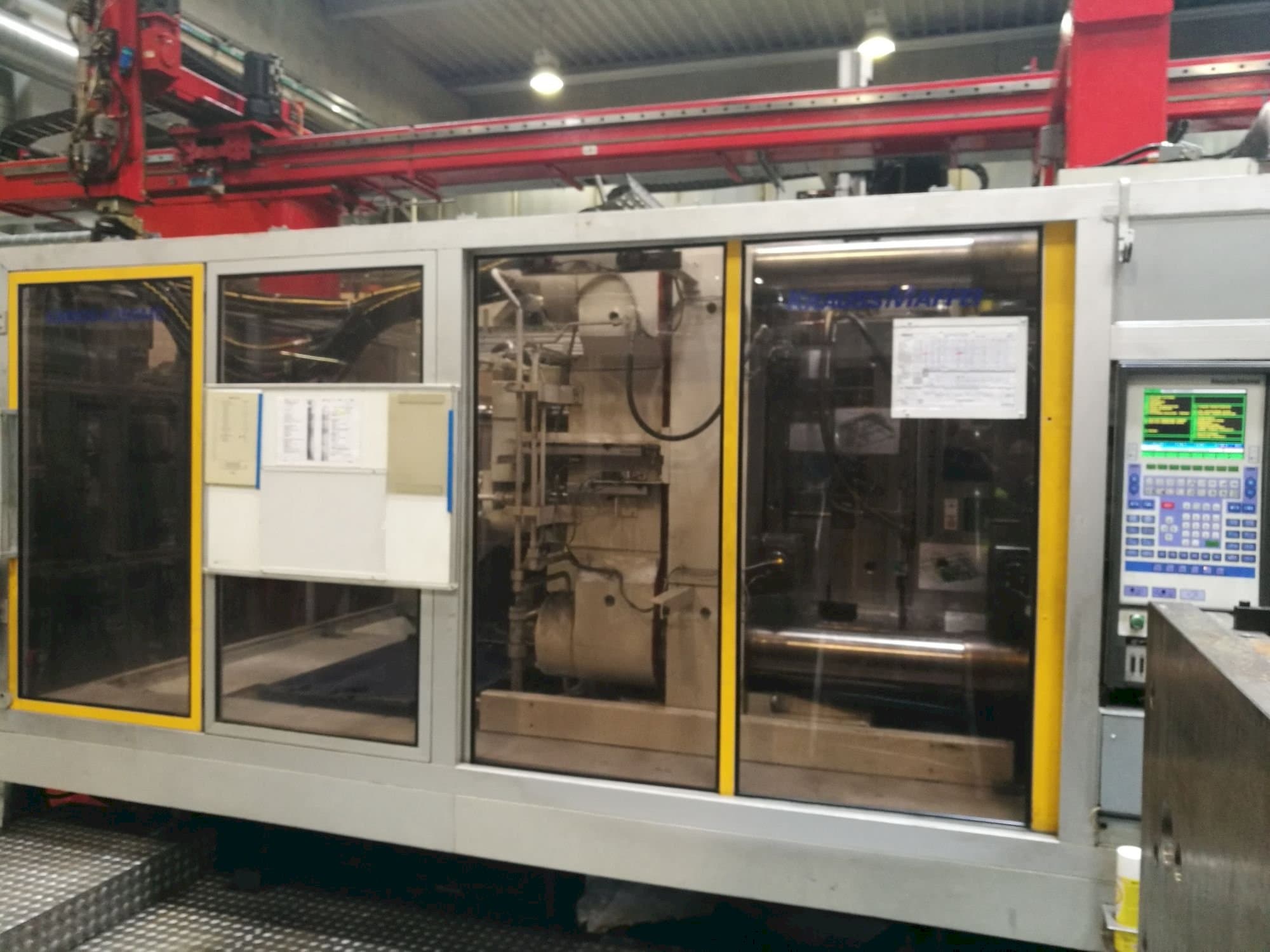 Vooraanzicht van Krauss Maffei 800-4350 MC machine