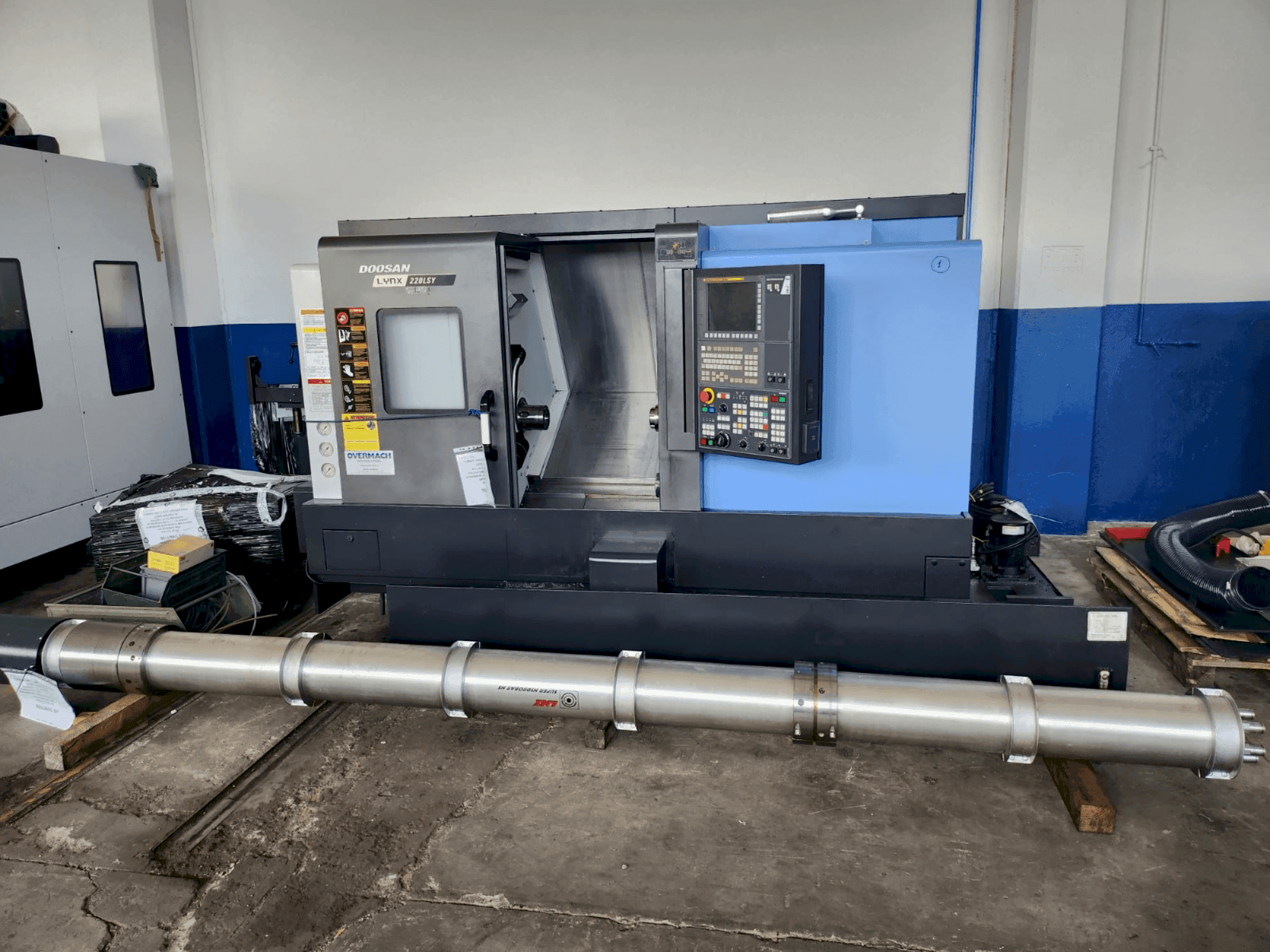 Vooraanzicht van DOOSAN LYNX 220 LSYA machine