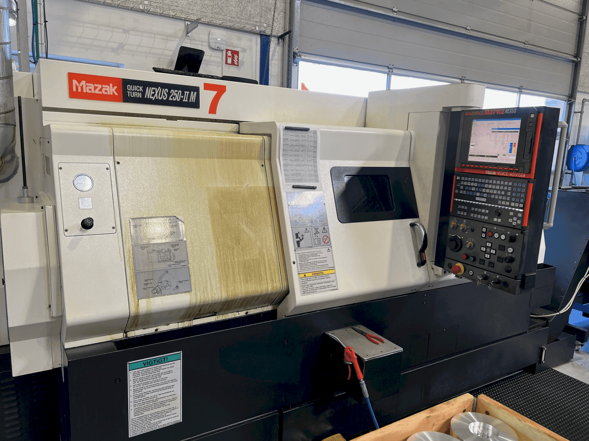 Vooraanzicht van Mazak QTN 250-II M machine