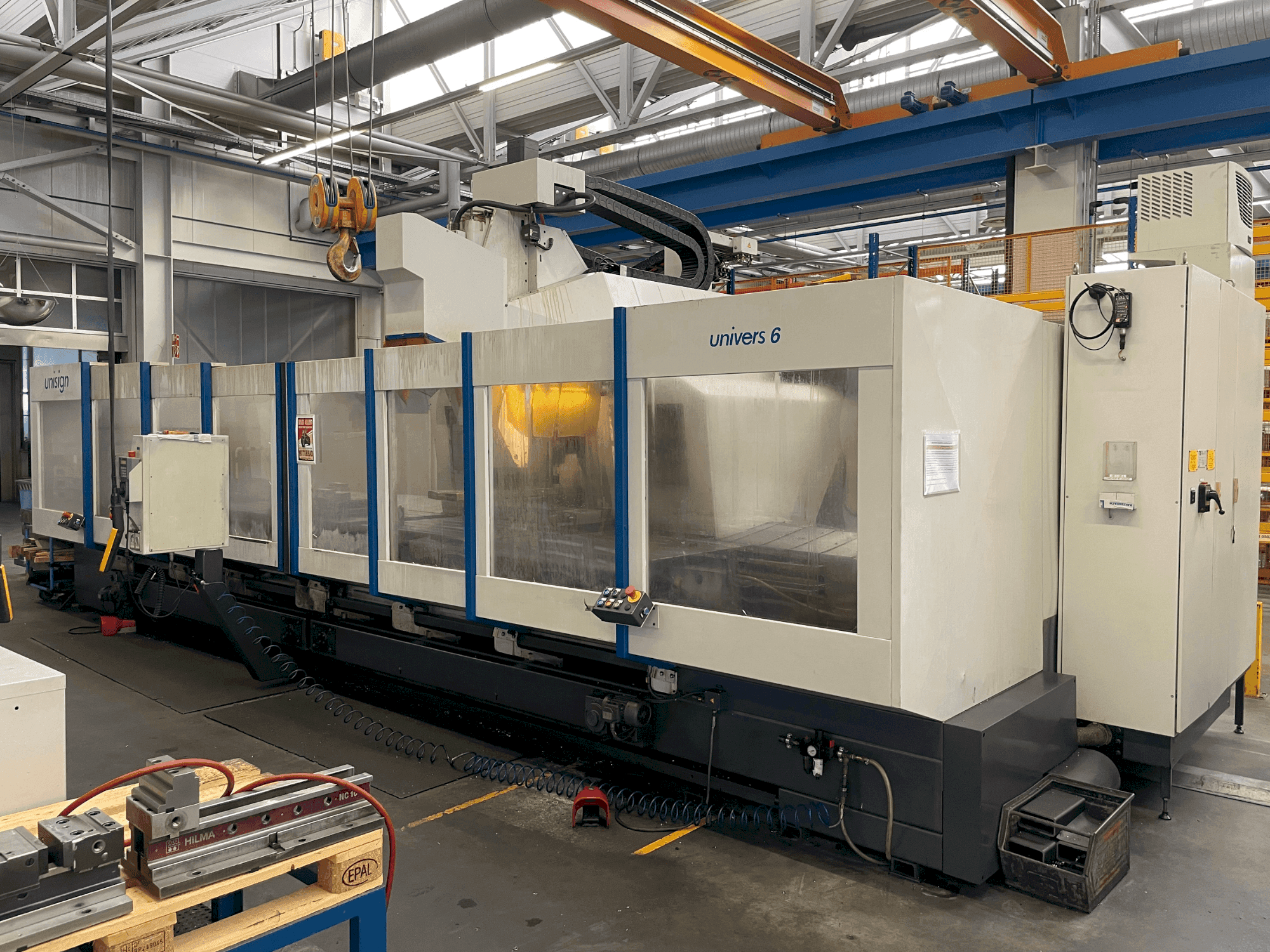 Vooraanzicht van Unisign UNIVERS 6 machine