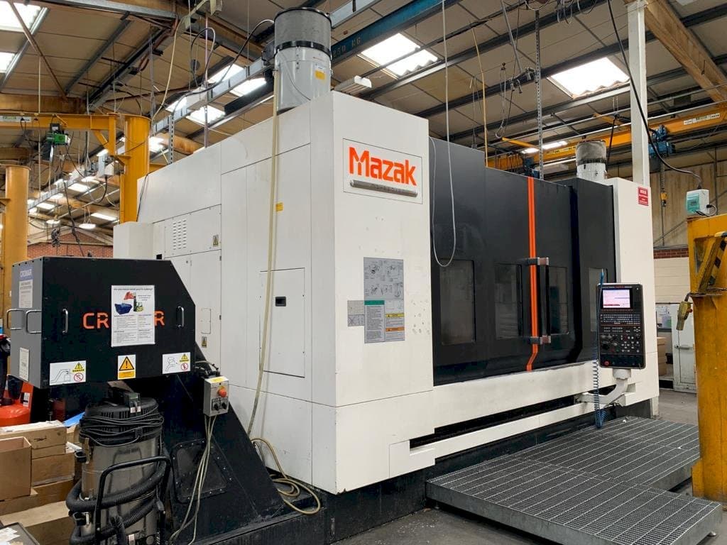 Vooraanzicht  van Mazak VTC-820/30  machine