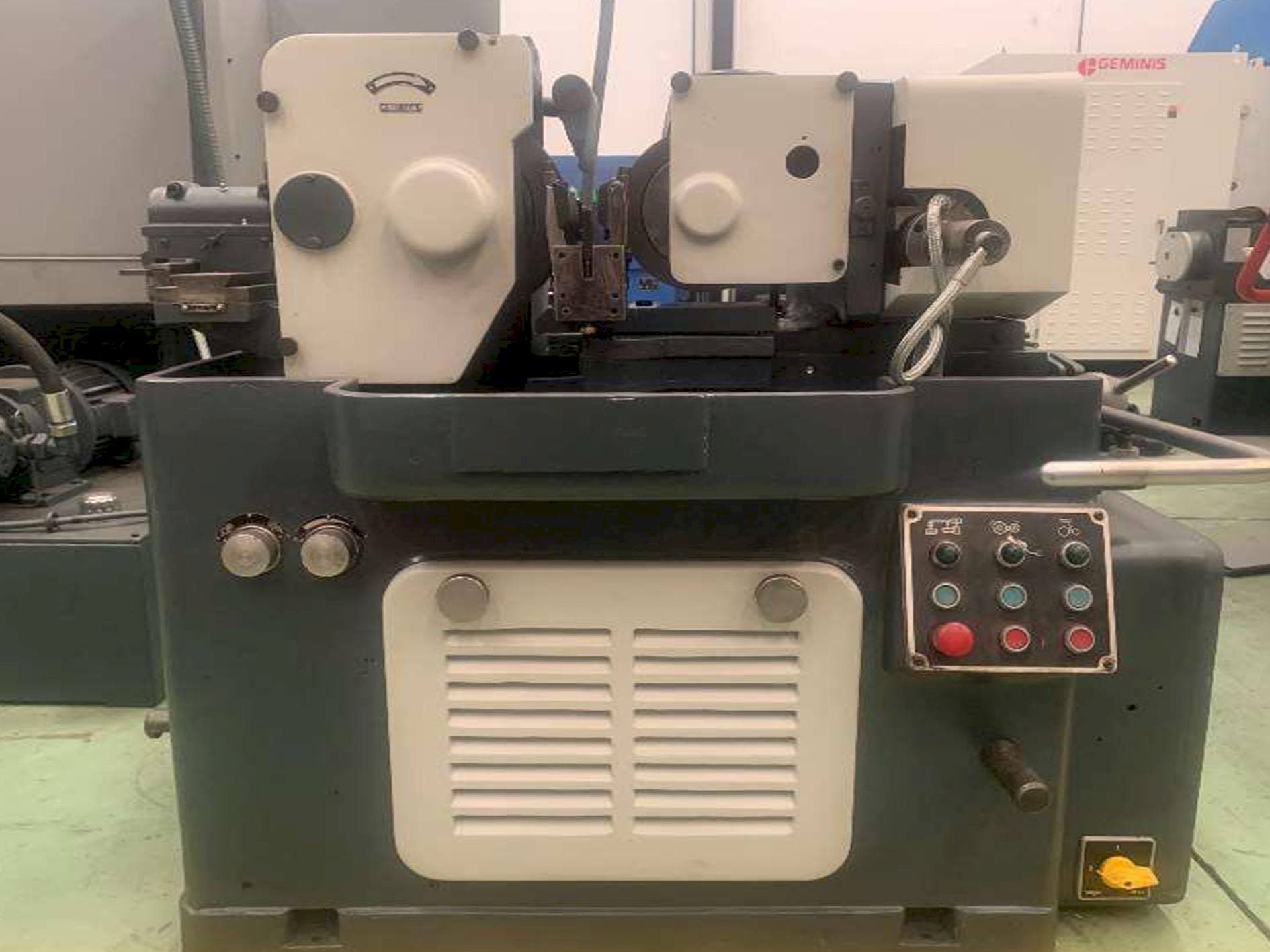 Vooraanzicht van Estarta 301 machine