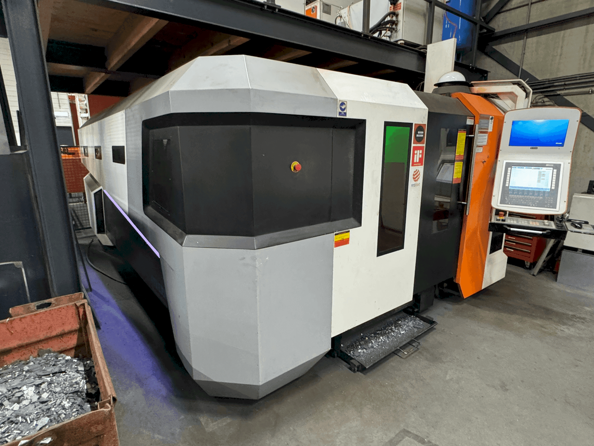 Vooraanzicht van ERMAKSAN Fibermak Momentum Gen-3 4,0,kW machine