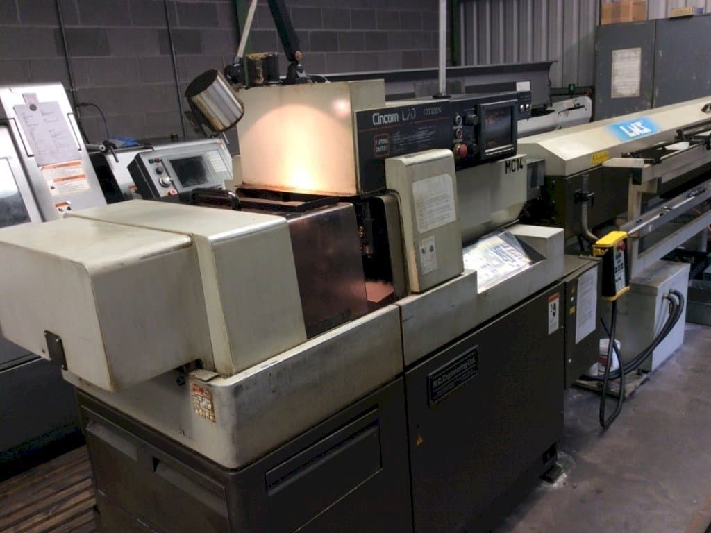 Vooraanzicht van Citizen Cincom L320 machine