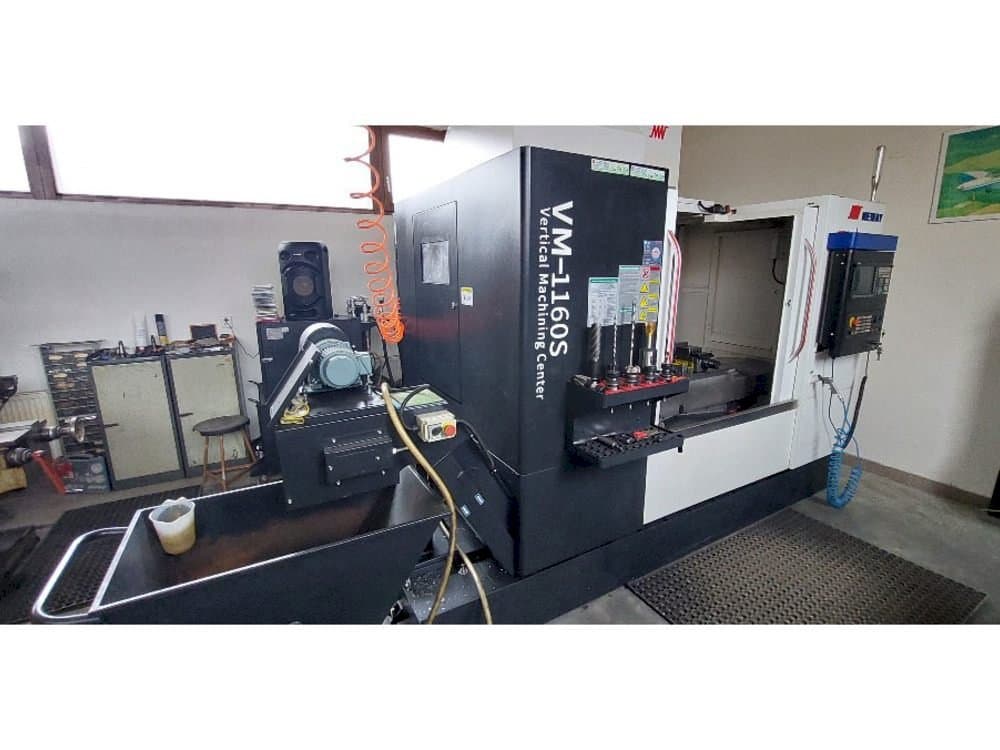 Vooraanzicht van Neway VM 1160 machine