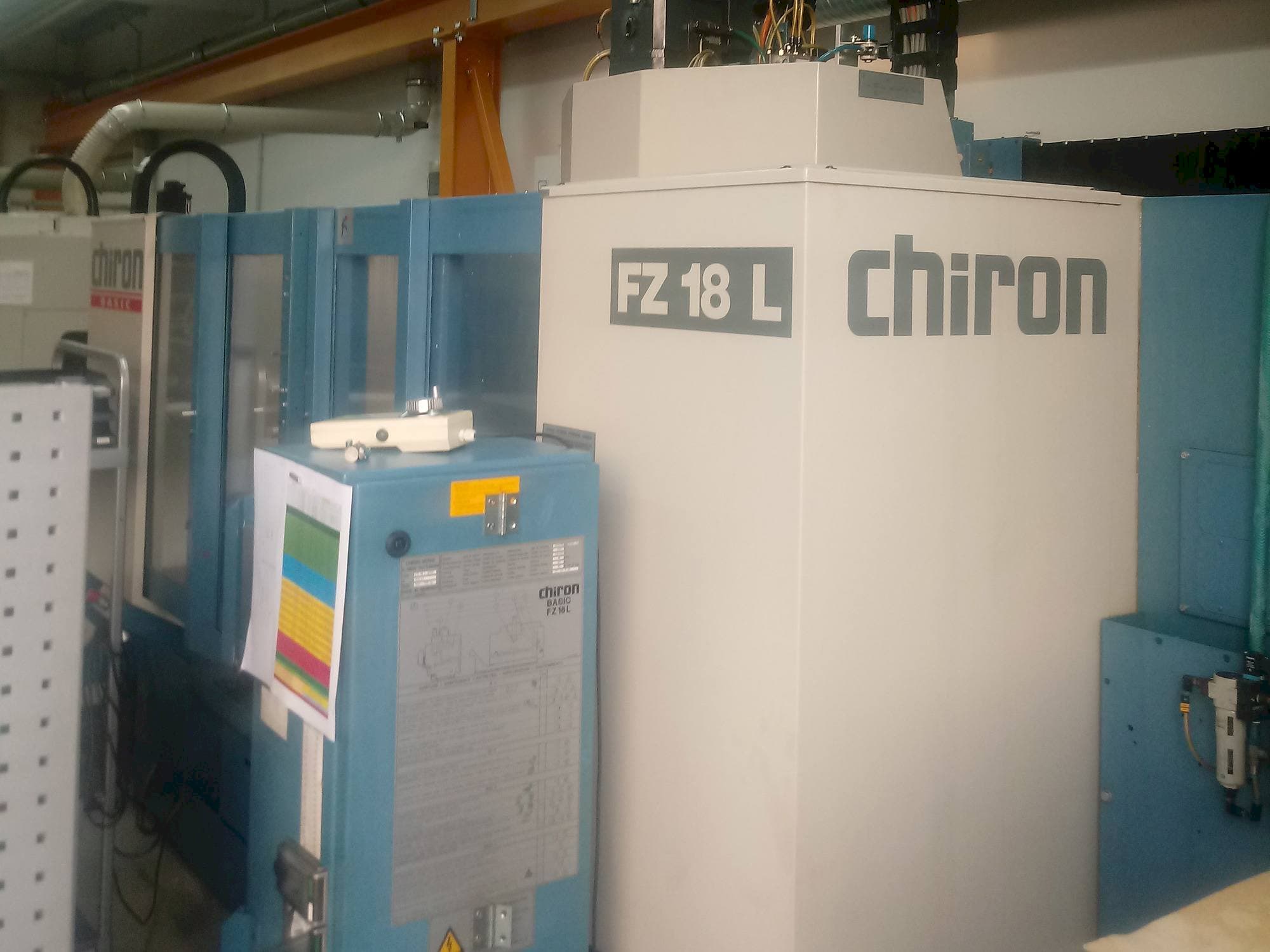 Vooraanzicht  van CHIRON FZ 18 L 2000  machine