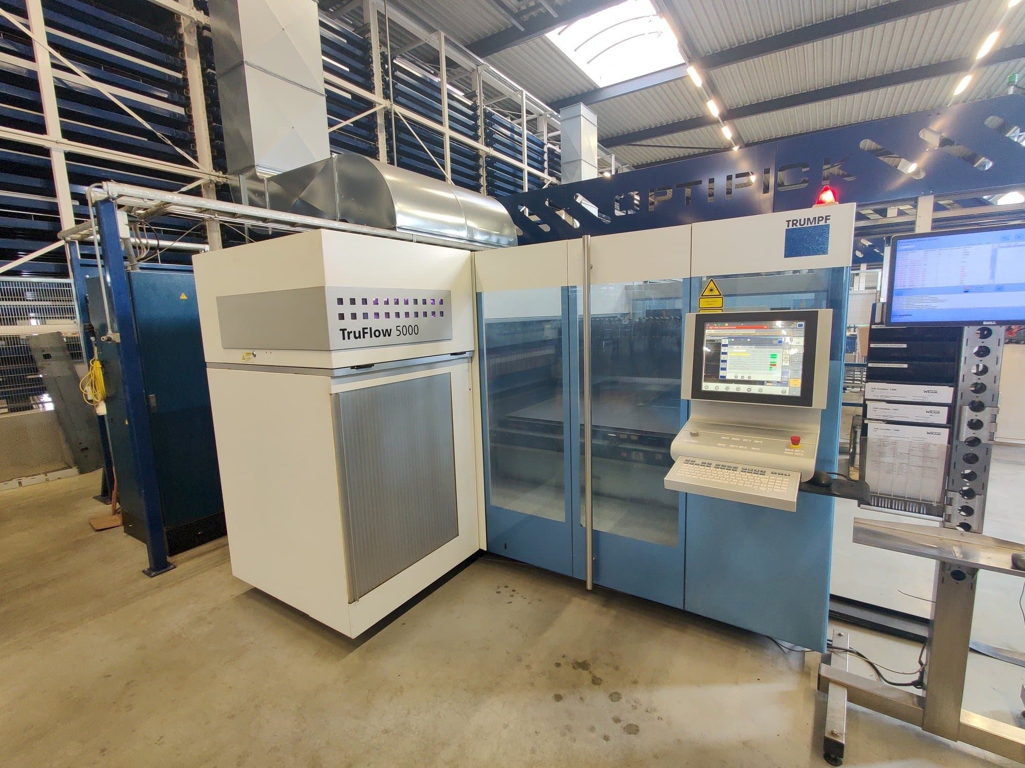 Vooraanzicht van Trumpf TruLaser 3030 machine