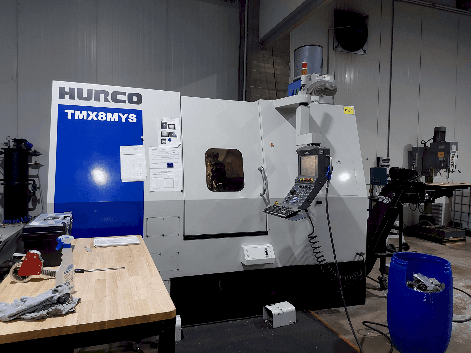 Vooraanzicht van Hurco TMX 8MYS machine