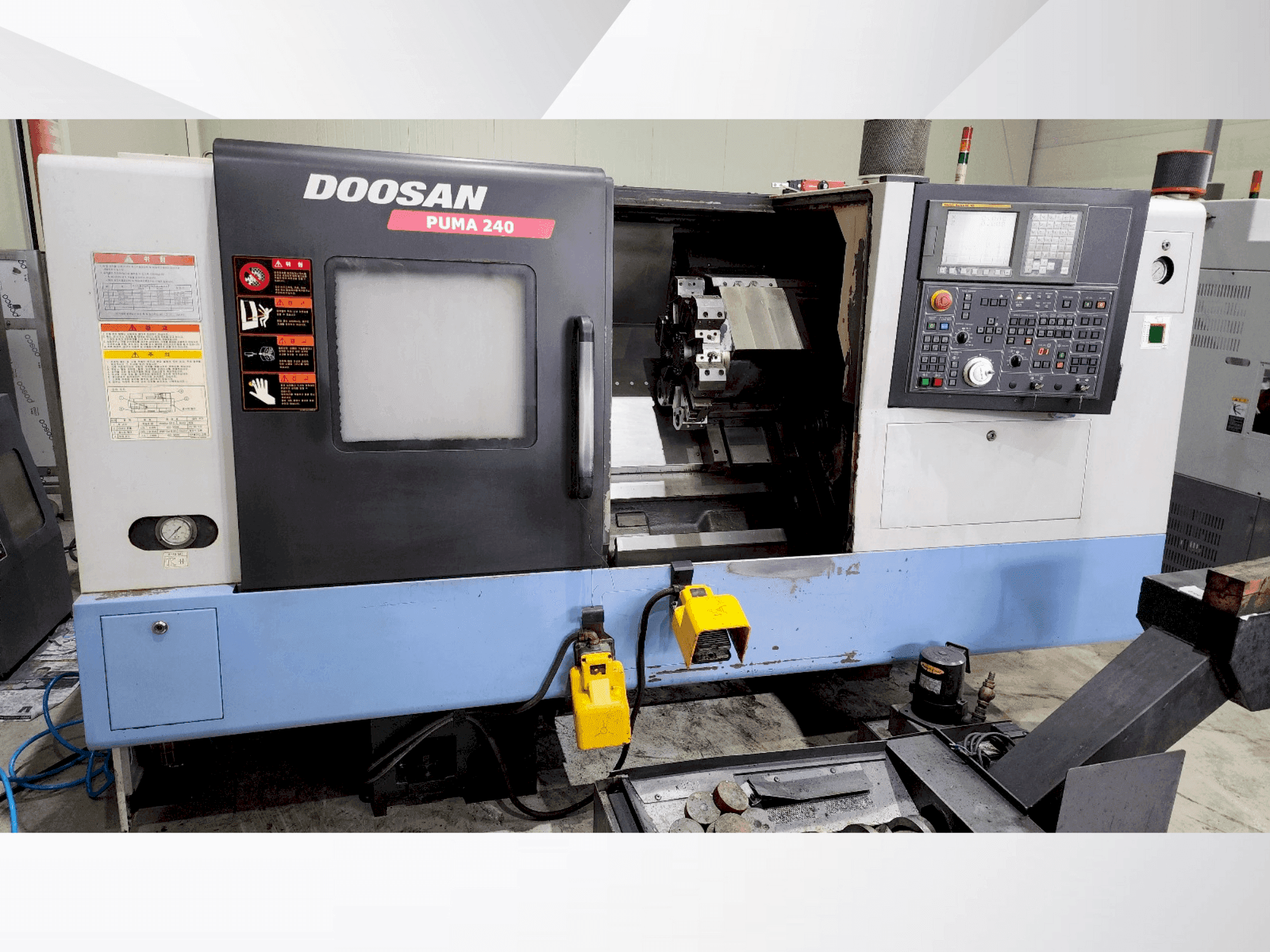 Vooraanzicht  van DOOSAN PUMA 240B  machine