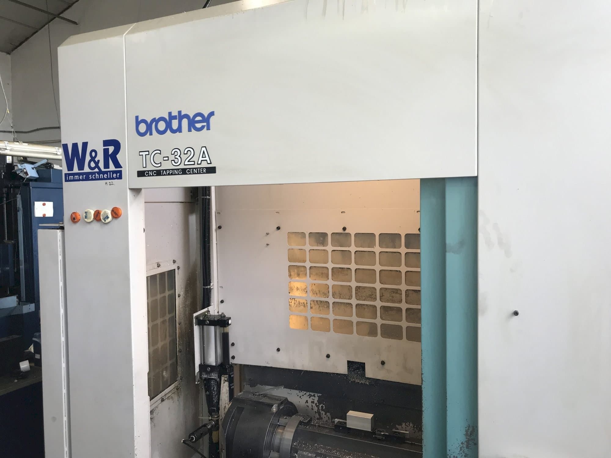 Vooraanzicht van Brother TC-32A machine