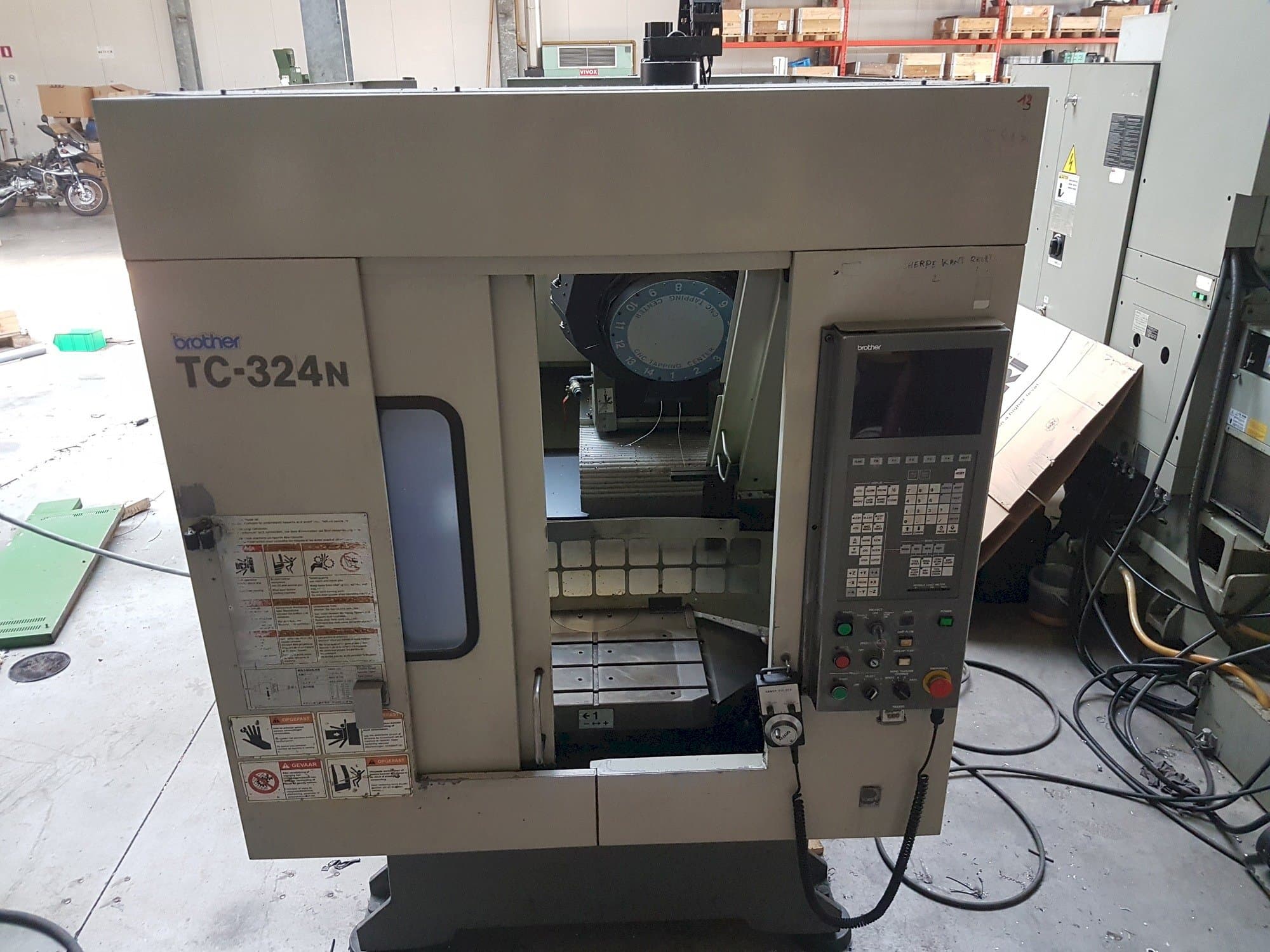 Vooraanzicht van Brother TC-324N machine