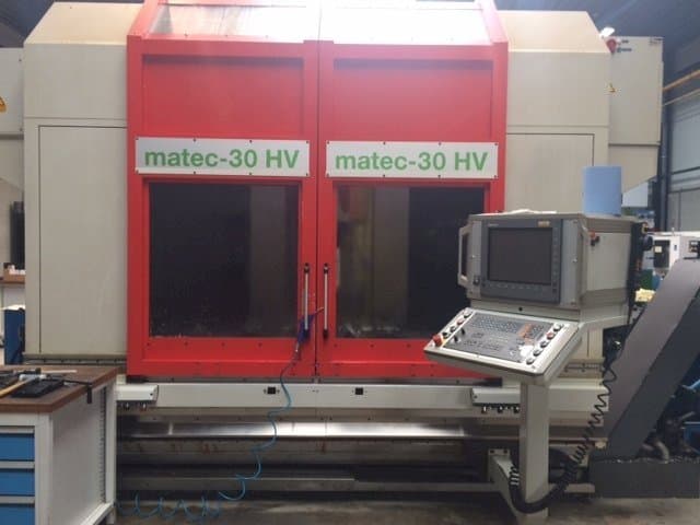 Vooraanzicht van Matec 30 HV machine