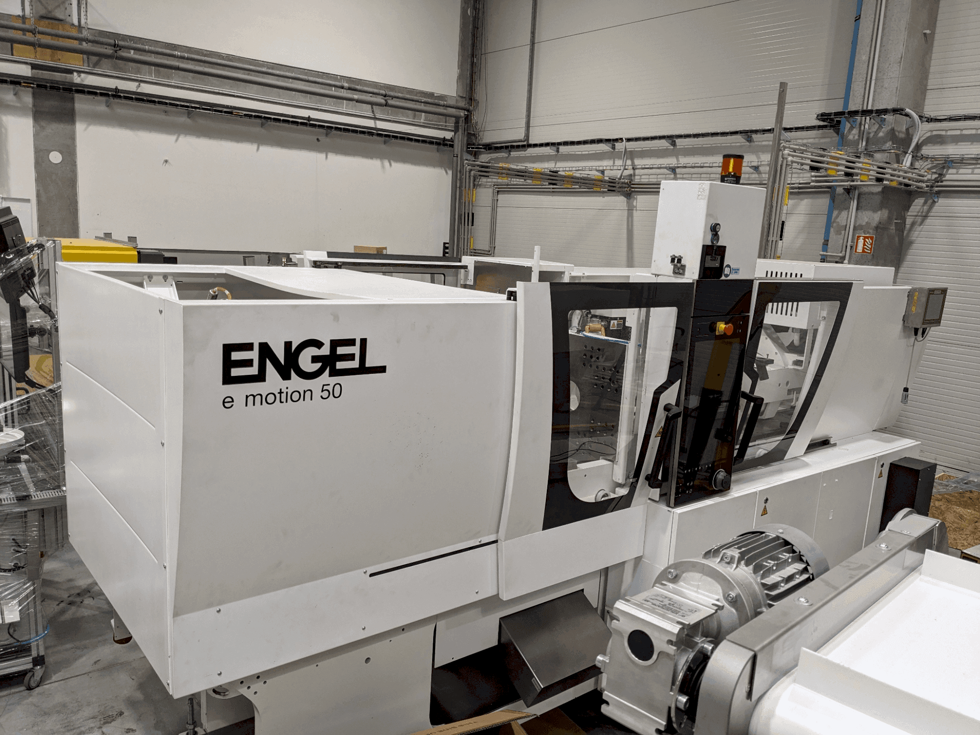 Vooraanzicht van Engel e-motion 170/50 TL machine