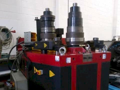 Vooraanzicht van Tauring Alpha 160 machine