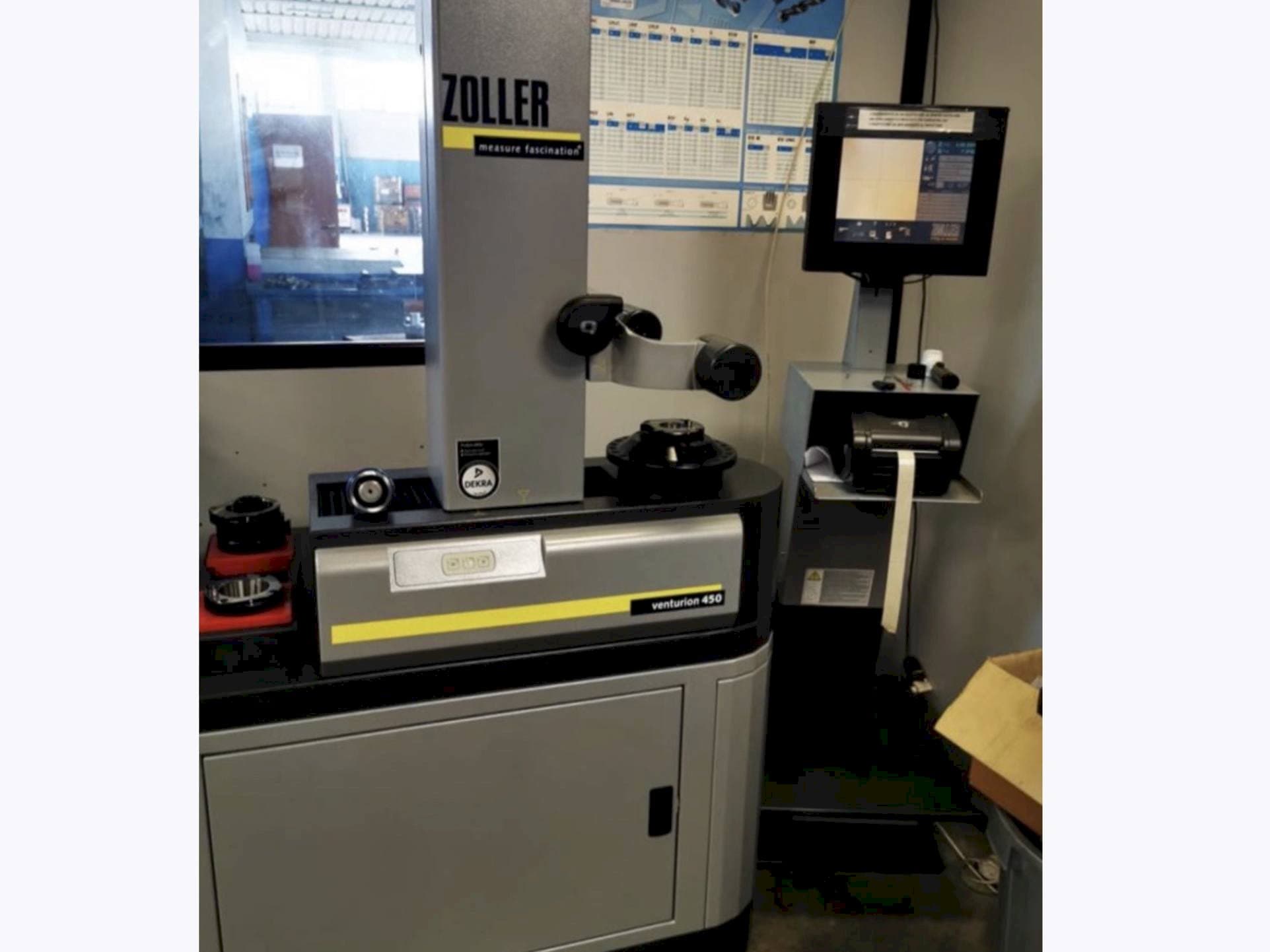 Vooraanzicht van Zoller Venturion 450 machine