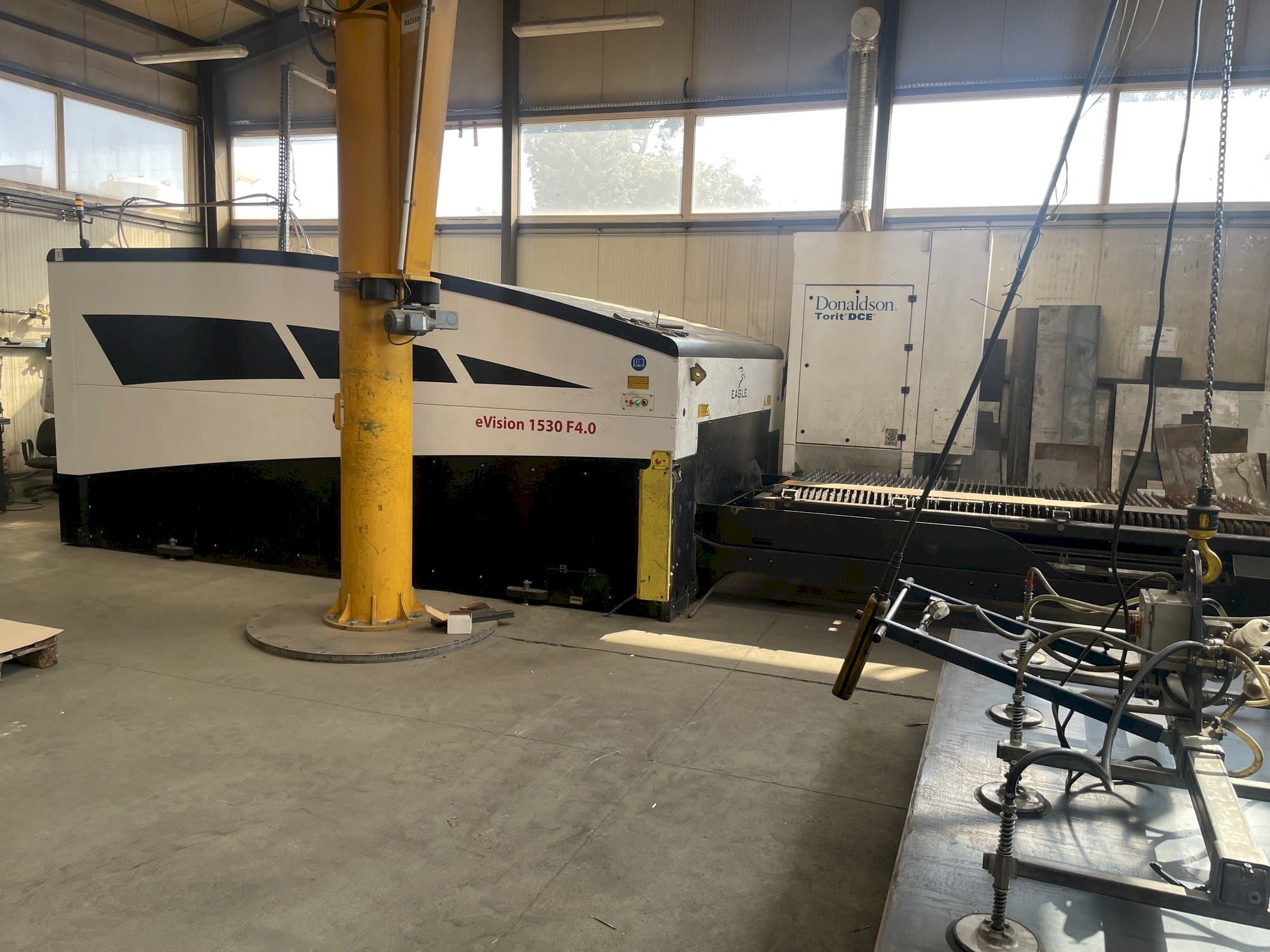 Vooraanzicht van EAGLE eVision 1530 F4.0 machine