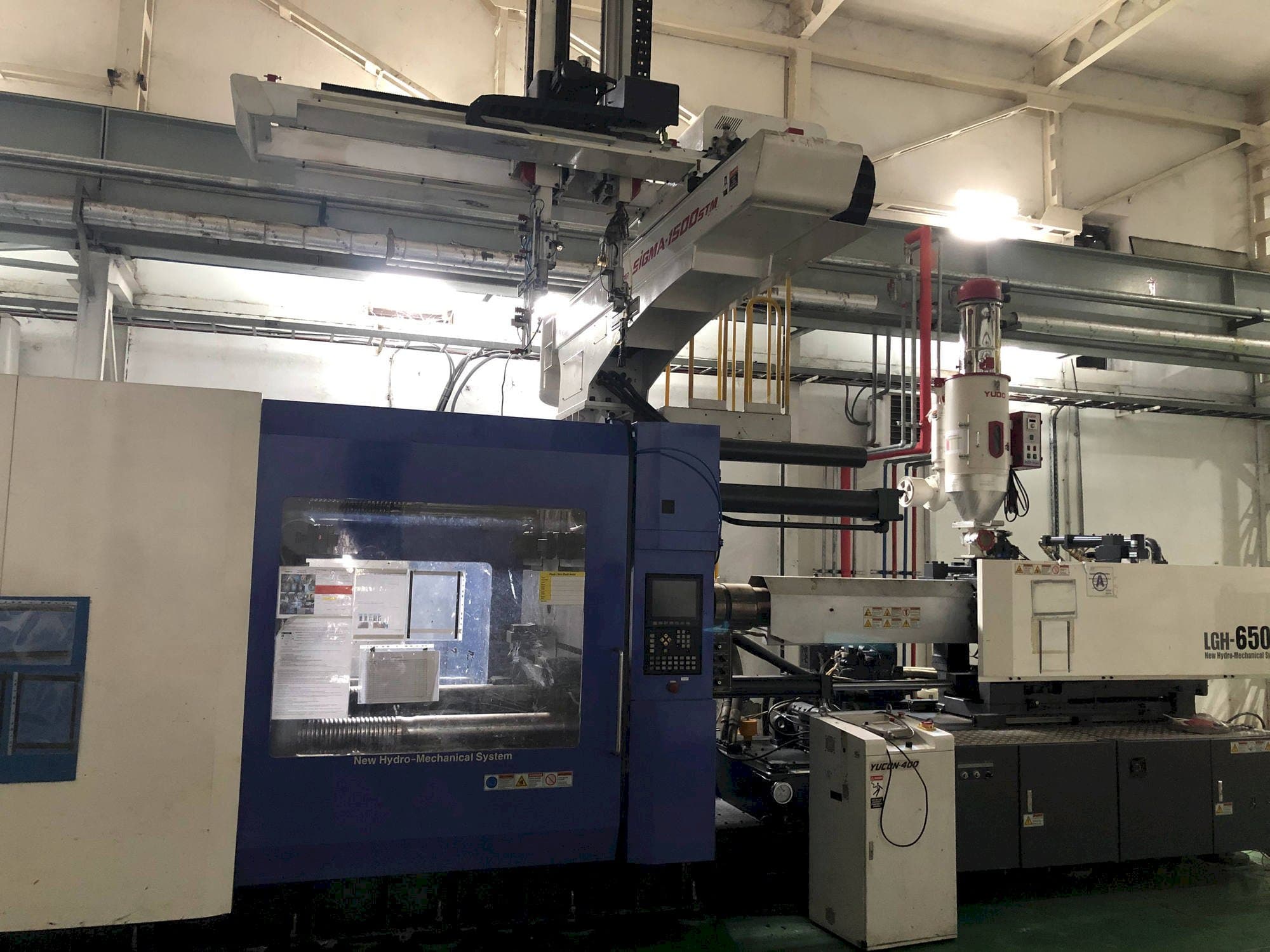 Vooraanzicht van LG LGH-650M machine