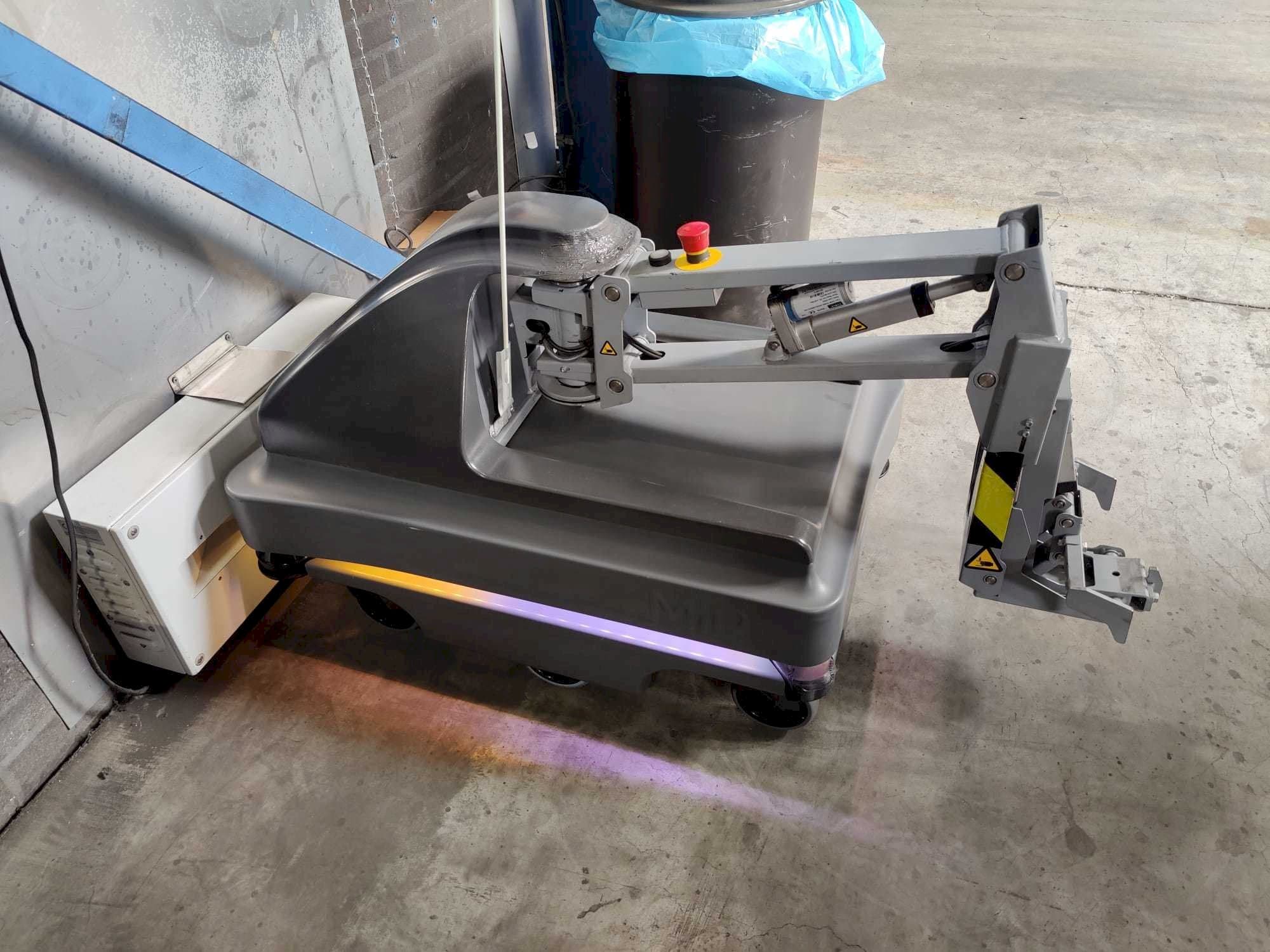 Vooraanzicht  van MIR 200  machine