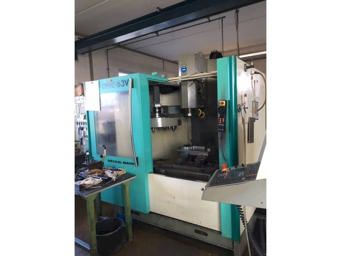 Vooraanzicht van DMC DMC 63V machine