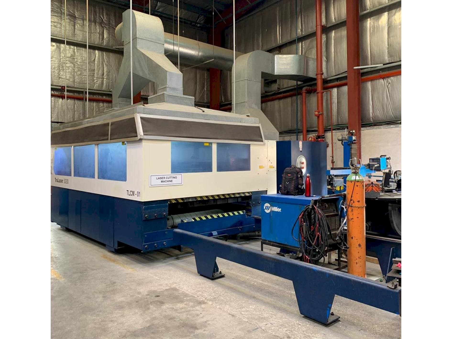 Vooraanzicht van Trumpf TruLaser 3030 machine