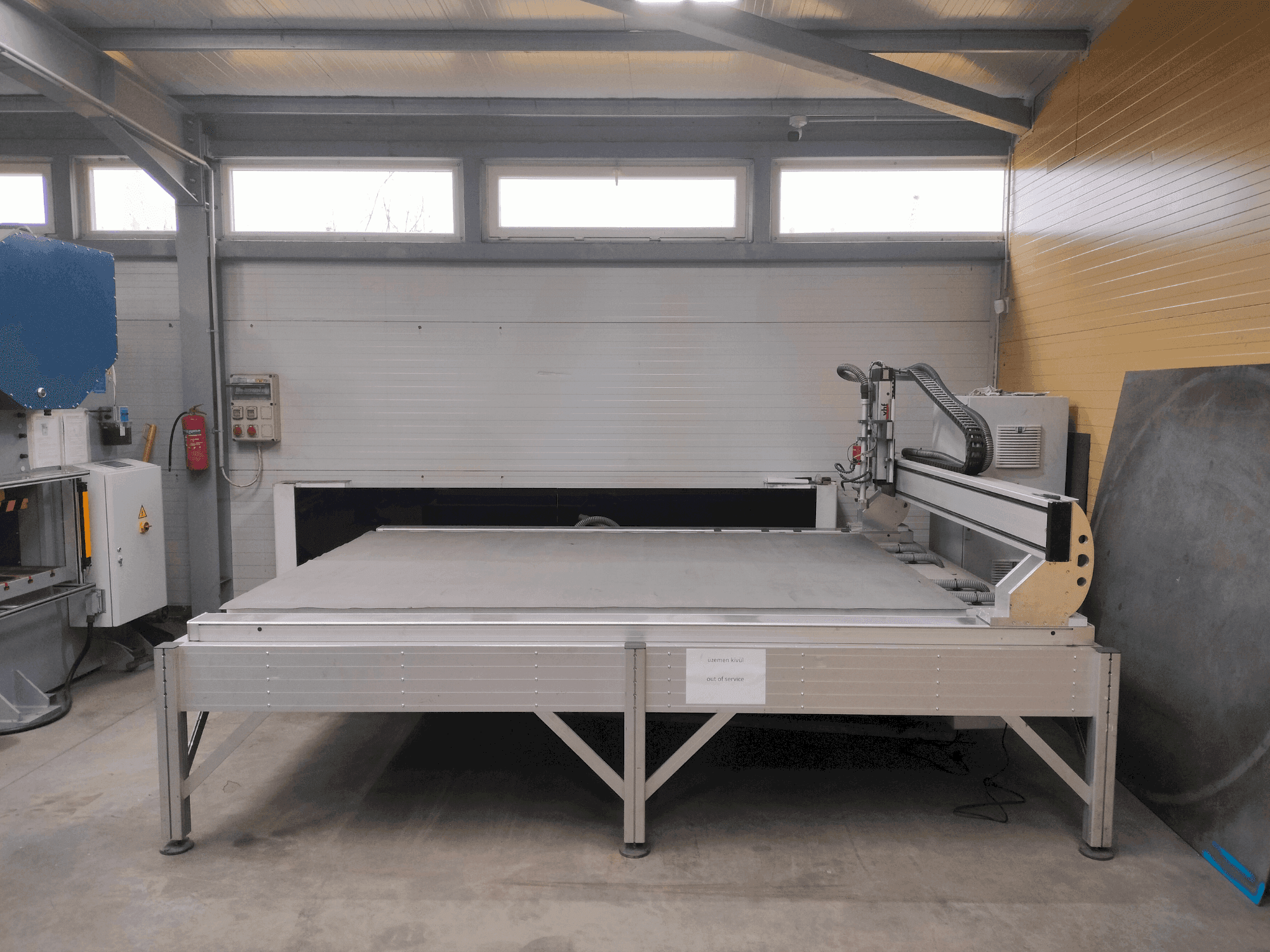 Vooraanzicht van VHF CAM 2030 Active Pro machine