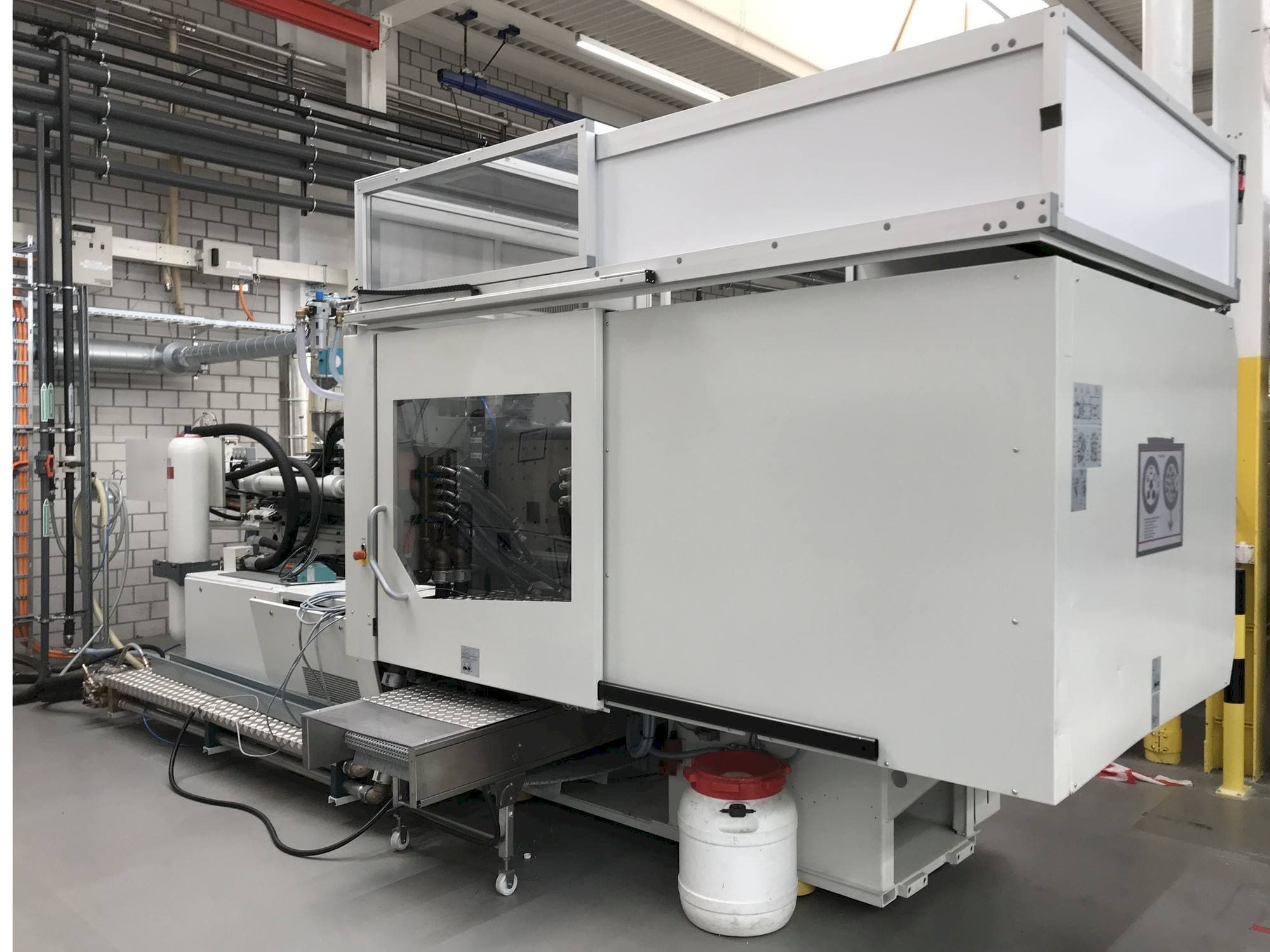 Vooraanzicht van Sumitomo Demag EL-EXIS SP 200/560-675 machine