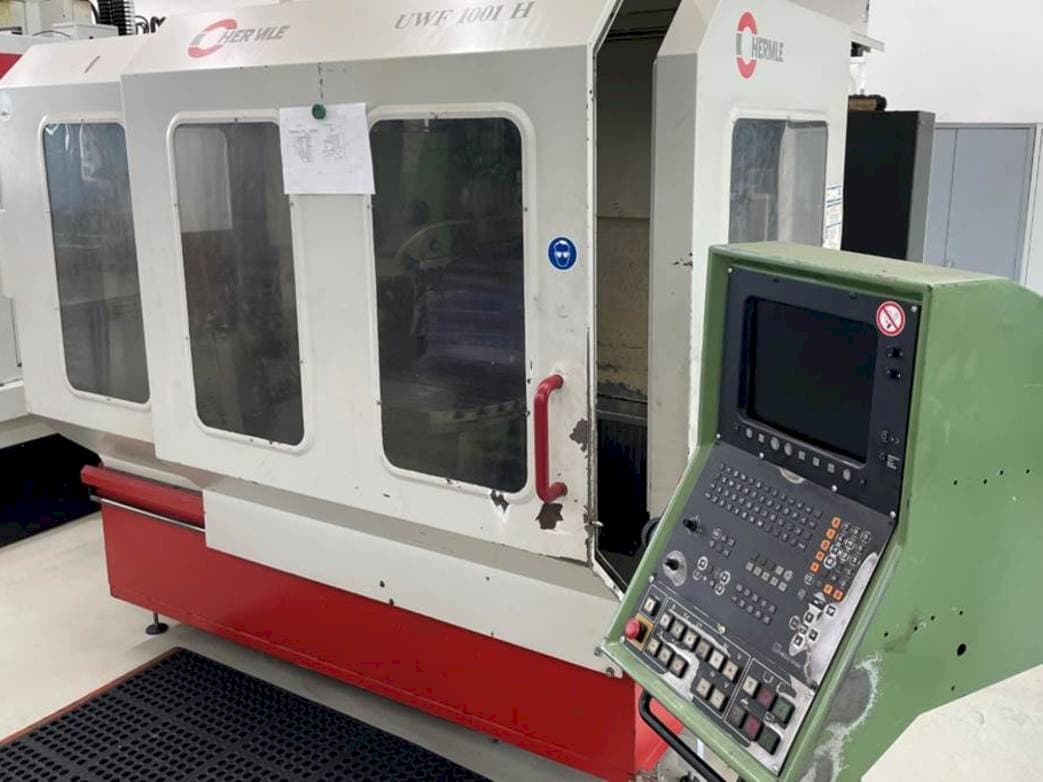 Vooraanzicht van HERMLE UWF1001 machine