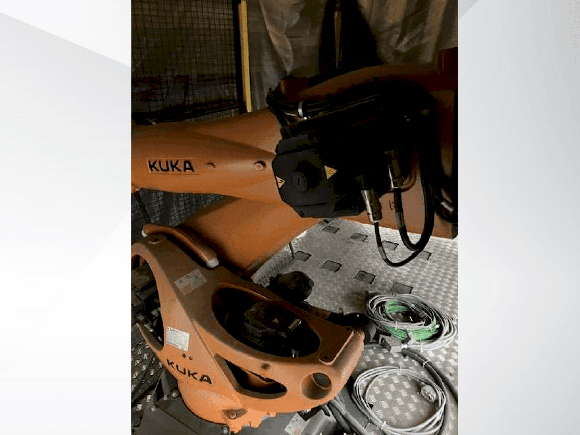 Vooraanzicht van KUKA KR 210 R2700 extra (2018) machine