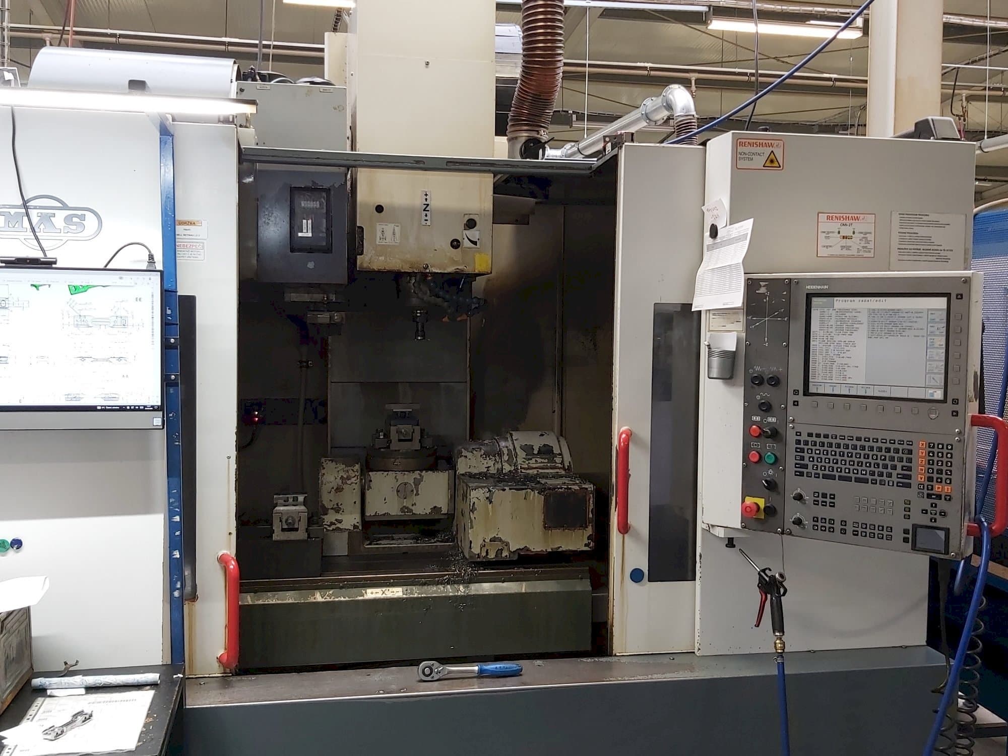 Vooraanzicht van KOVOSVIT MAS MCV 1016 Quick machine