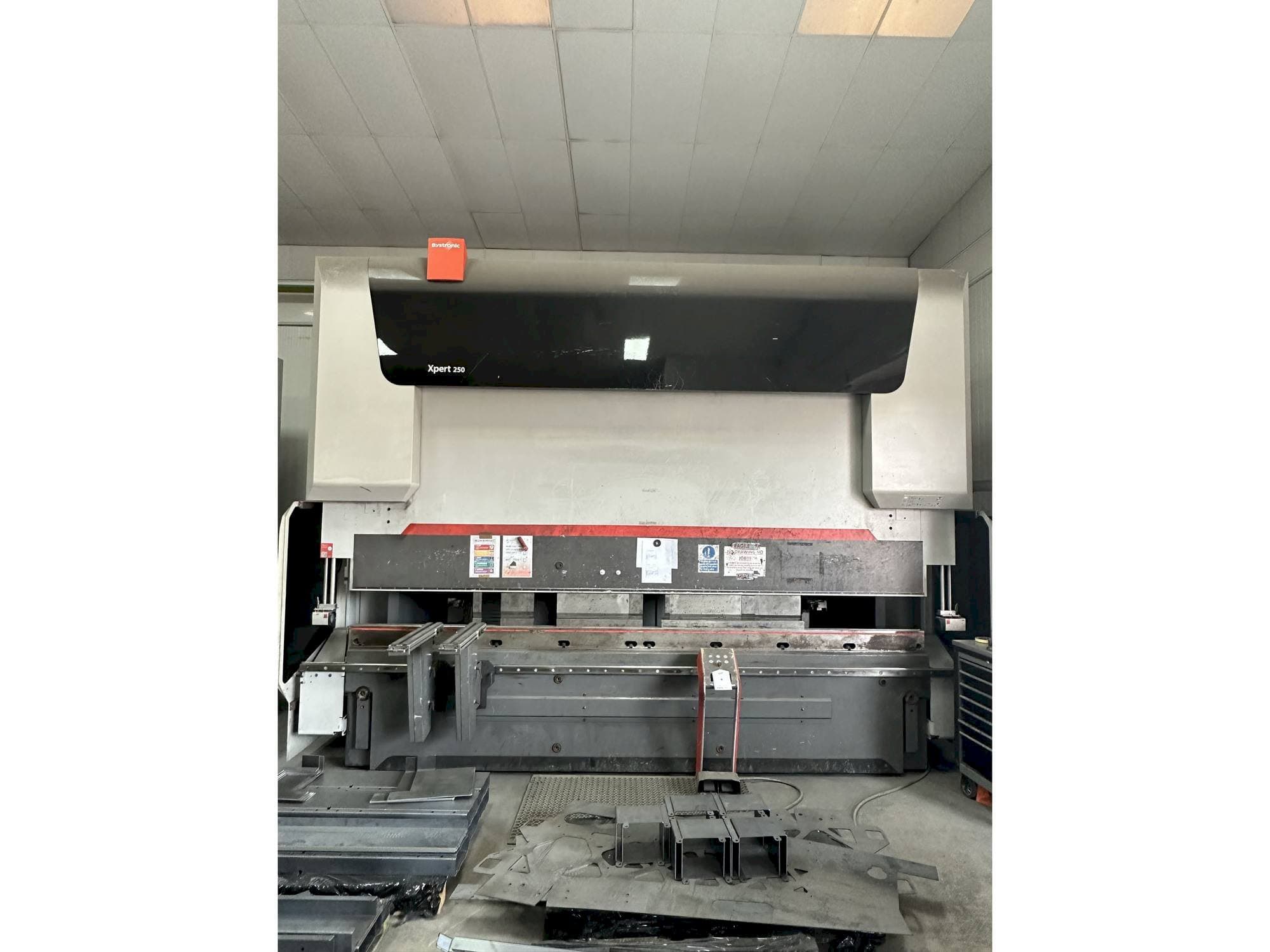 Vooraanzicht van Bystronic Xpert 250/4100 machine