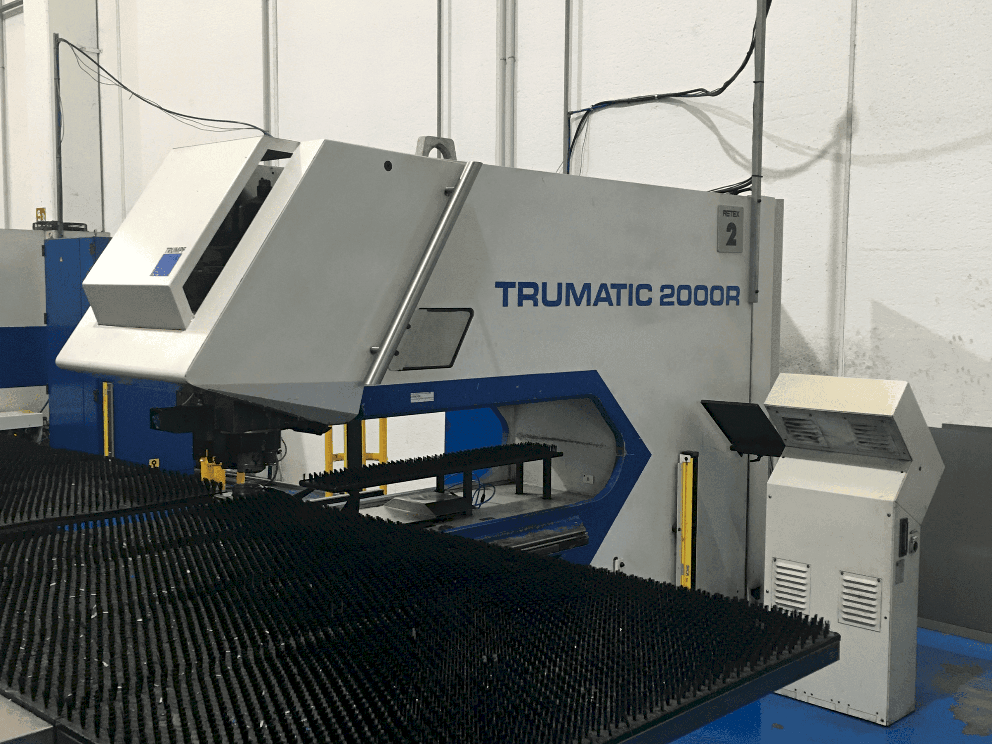 Vooraanzicht van TRUMPF TC2000R machine