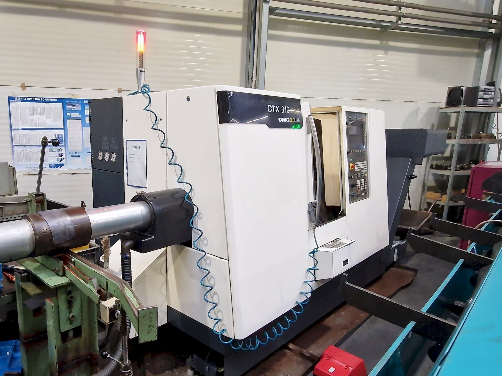 Linkerzijdeaanzicht van DMG CTX 310 ecoline machine