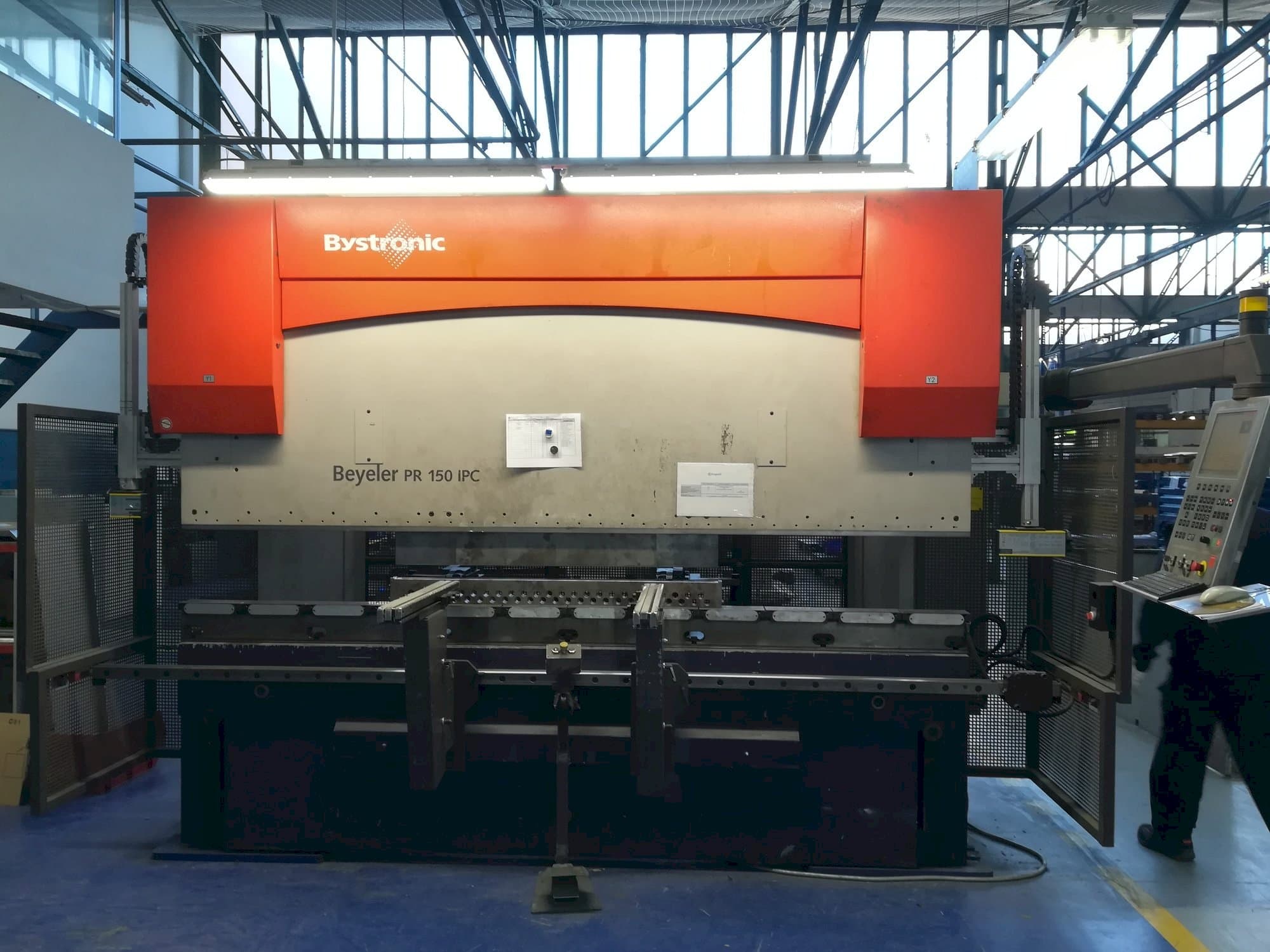 Vooraanzicht  van Bystronic PR 150 X 3100  machine