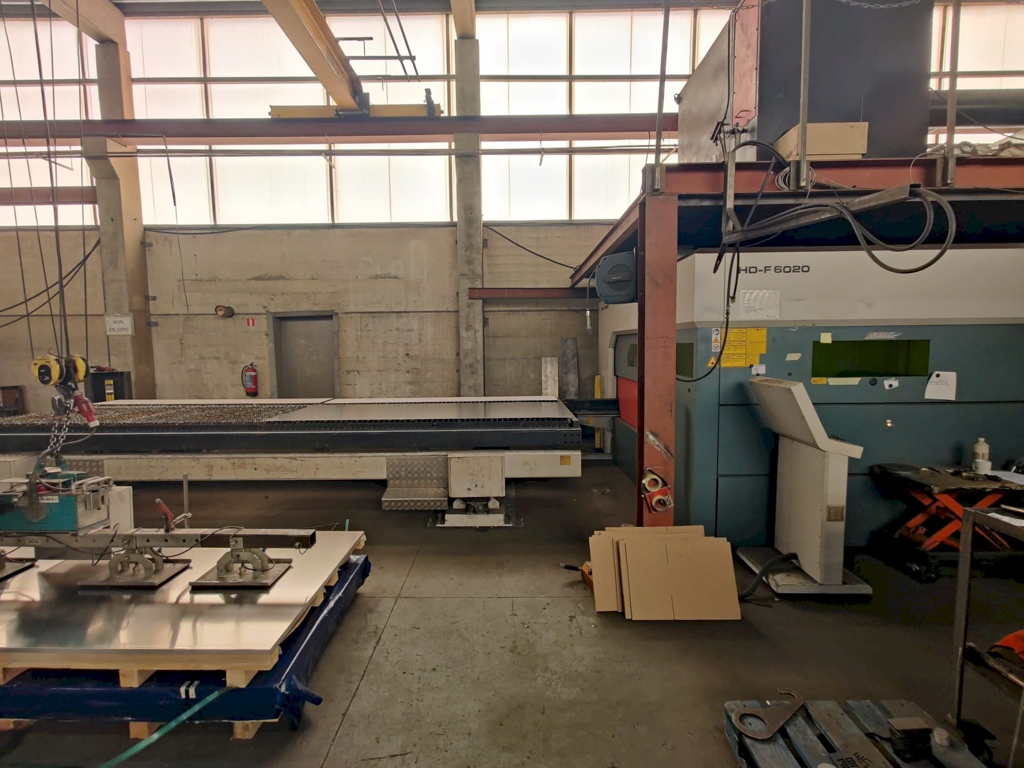 Vooraanzicht van Durma HD-F 6020 III machine