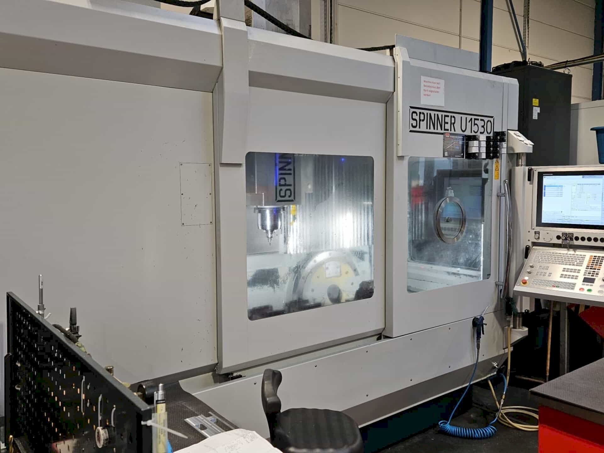 Vooraanzicht van SPINNER U 1530 machine