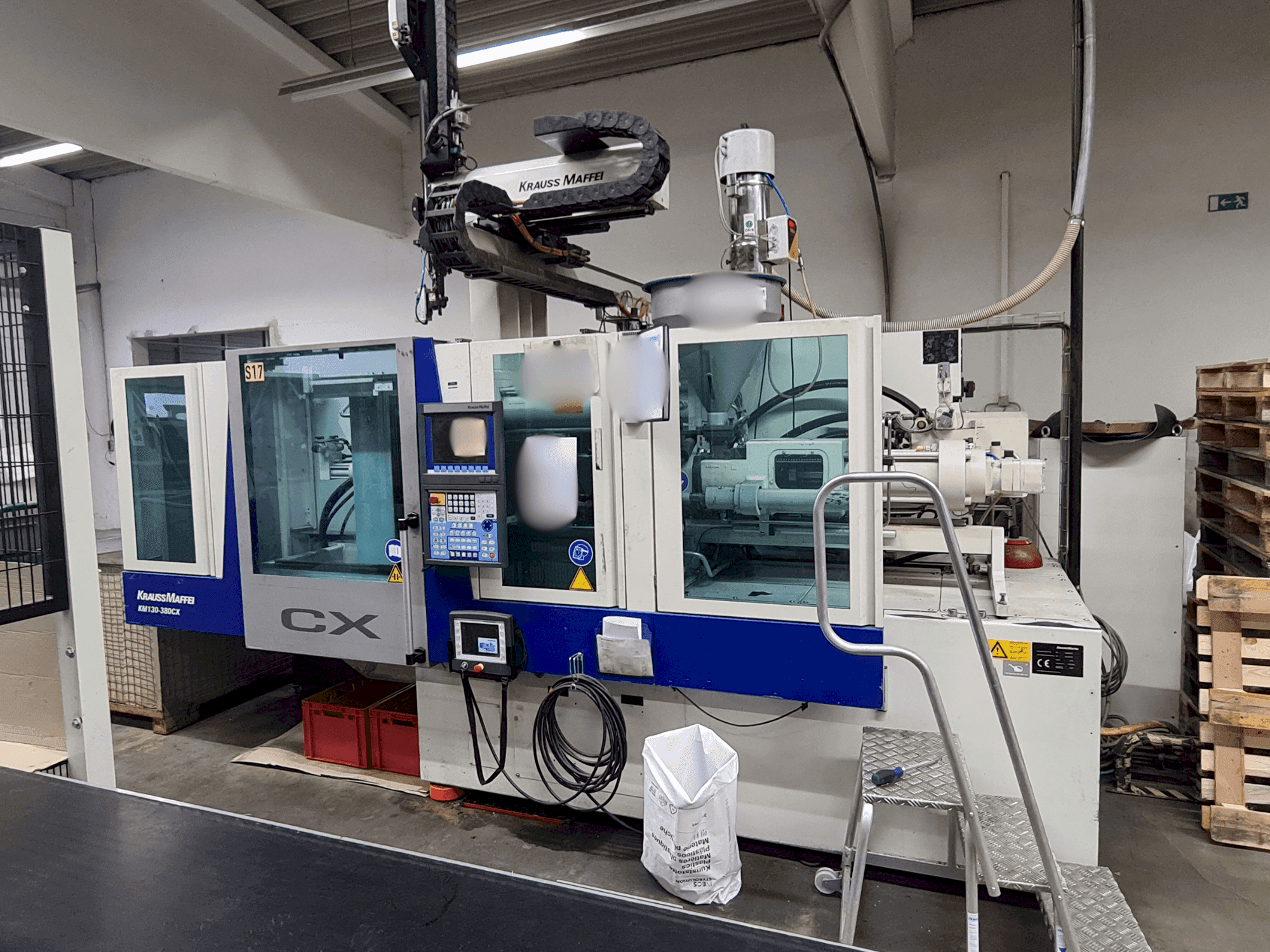 Vooraanzicht van Krauss Maffei 130-380 CX machine