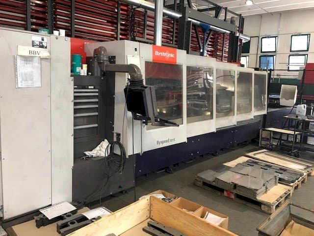 Linkerzijdeaanzicht van Bystronic Byspeed 3015 machine